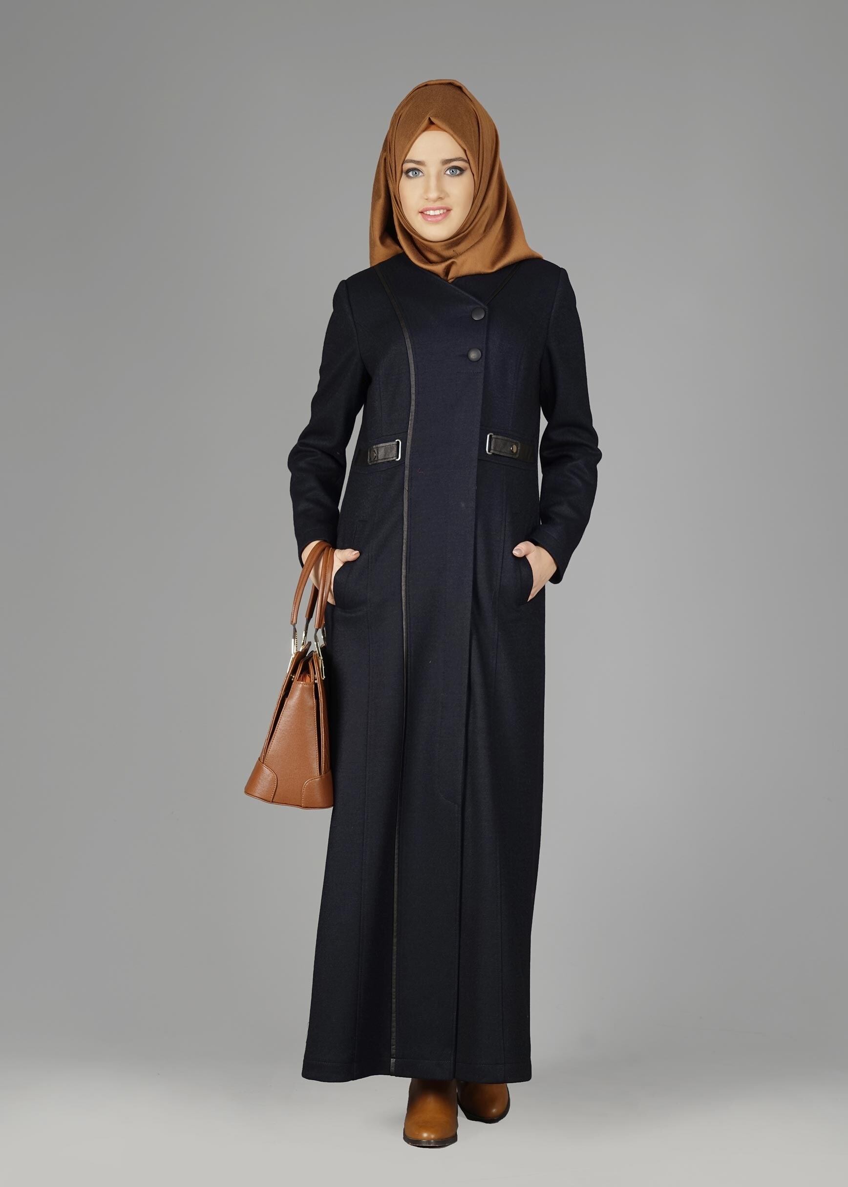 Tesettür giyim LACİVERT BEL KISMI DETAYLI DÜĞMELİ MANTO 9589