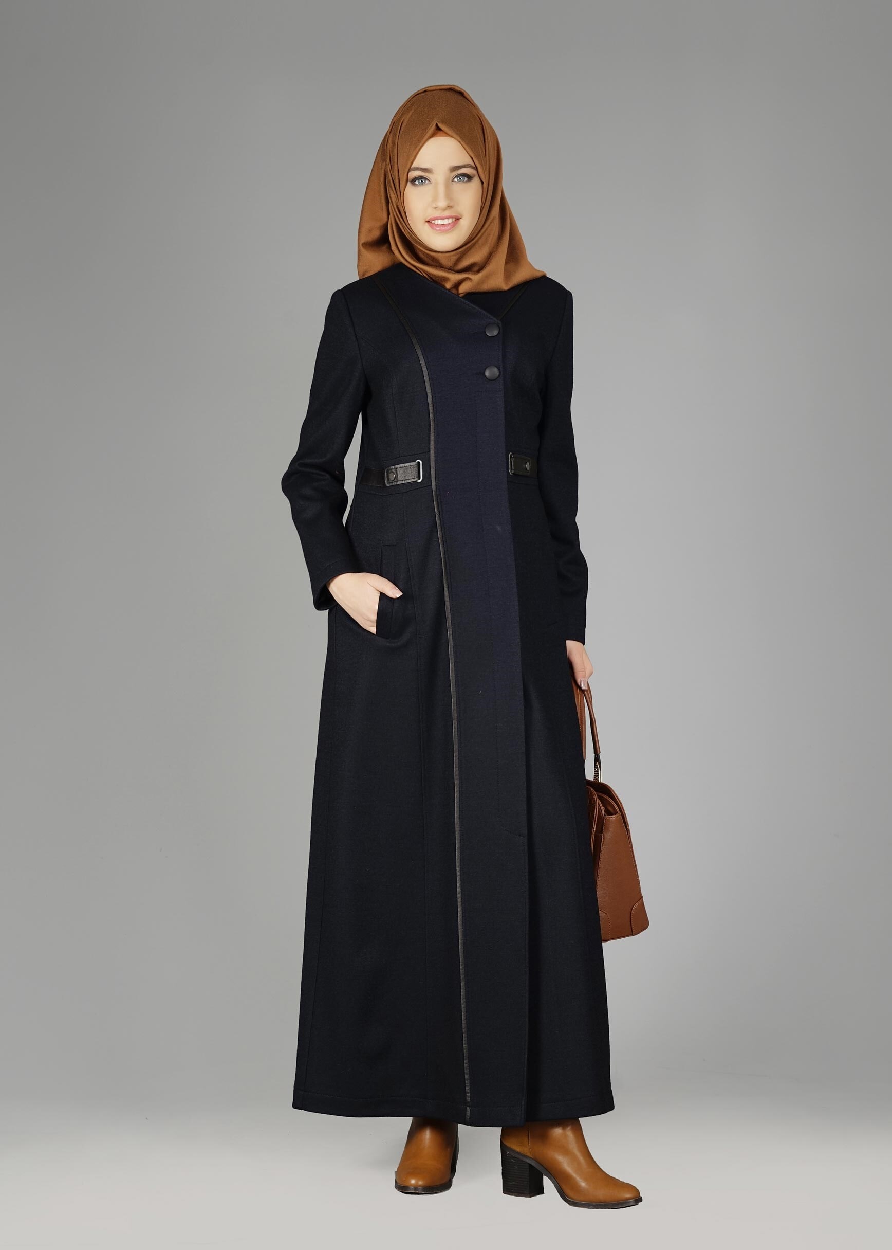 Tesettür giyim LACİVERT BEL KISMI DETAYLI DÜĞMELİ MANTO 9589