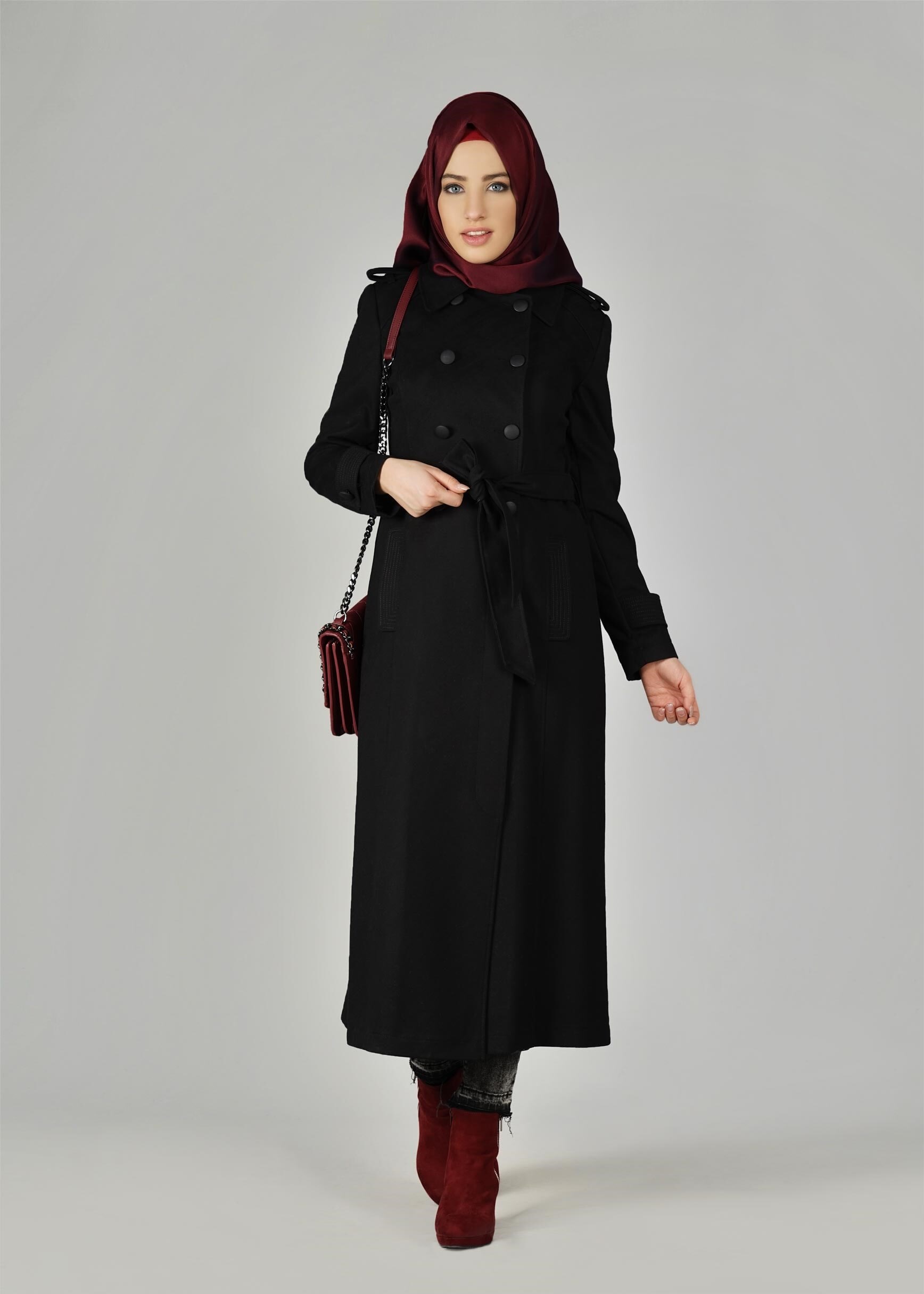 Tesettür giyim SİYAH KUŞAKLI DÜĞMELİ MANTO 9592