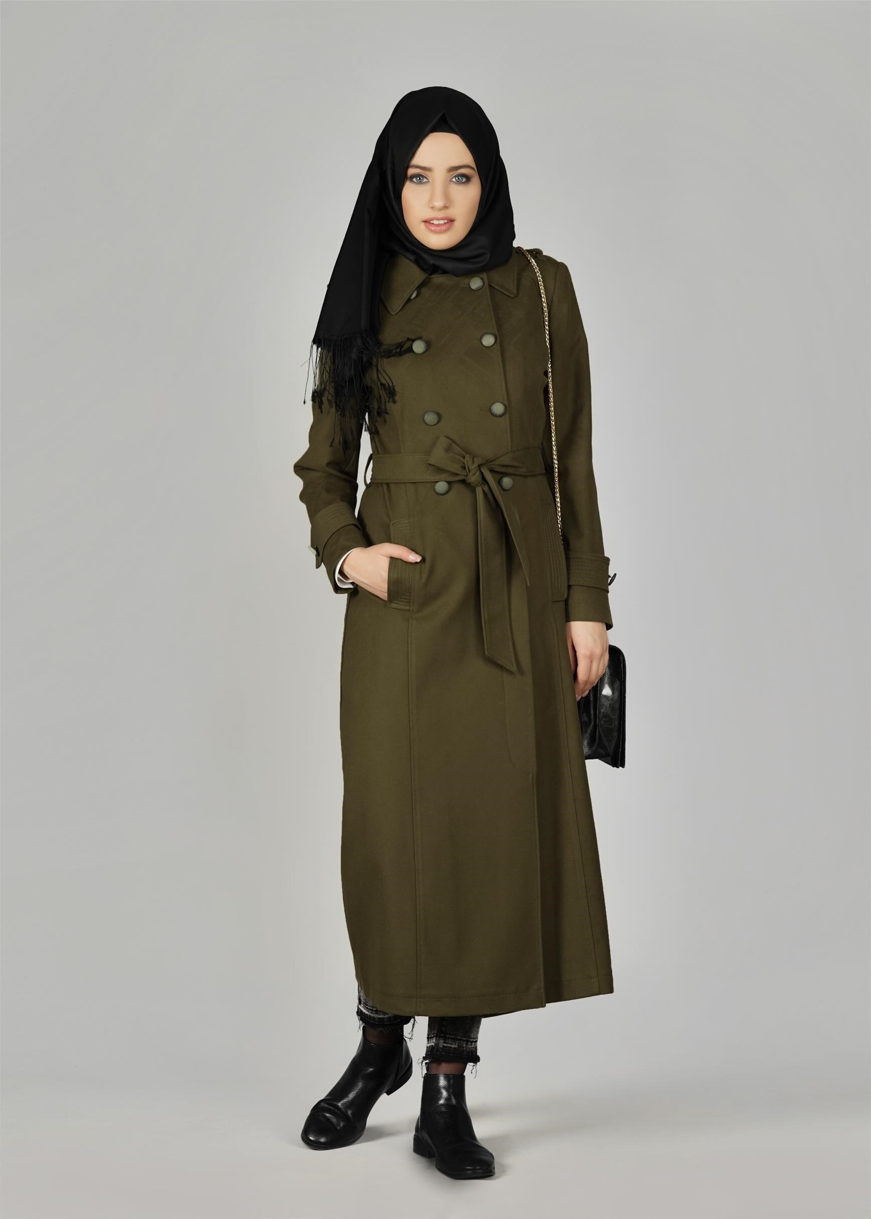 Tesettür giyim HAKİ KUŞAKLI DÜĞMELİ MANTO 9592