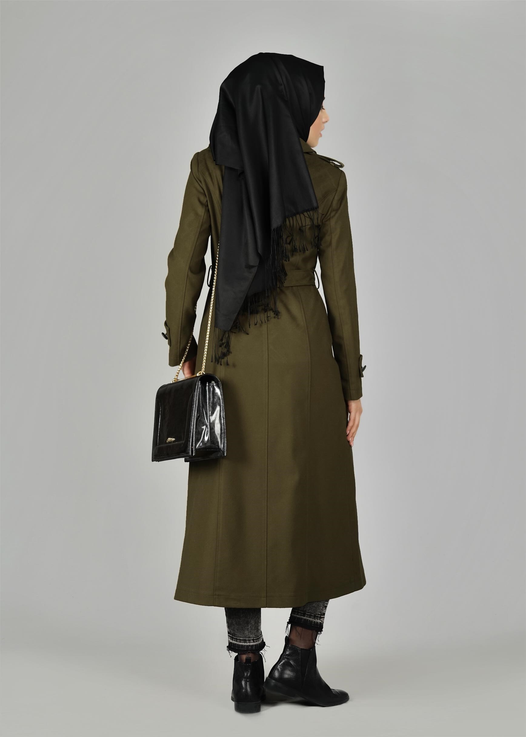 Tesettür giyim HAKİ KUŞAKLI DÜĞMELİ MANTO 9592