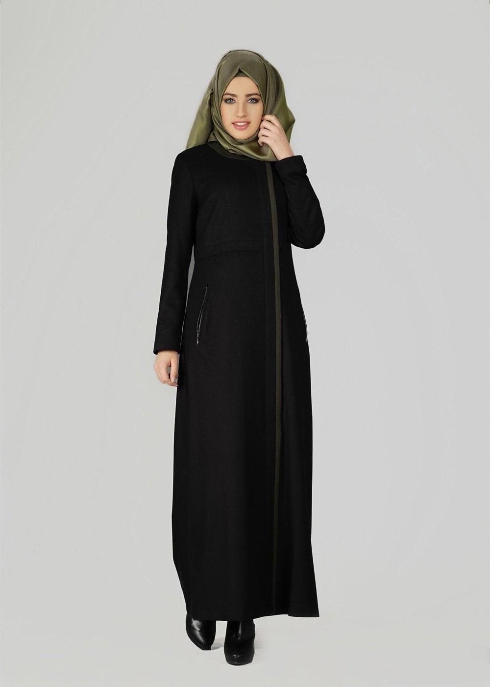 Tesettür giyim SİYAH FERMUARLI CEPLİ MANTO 9602
