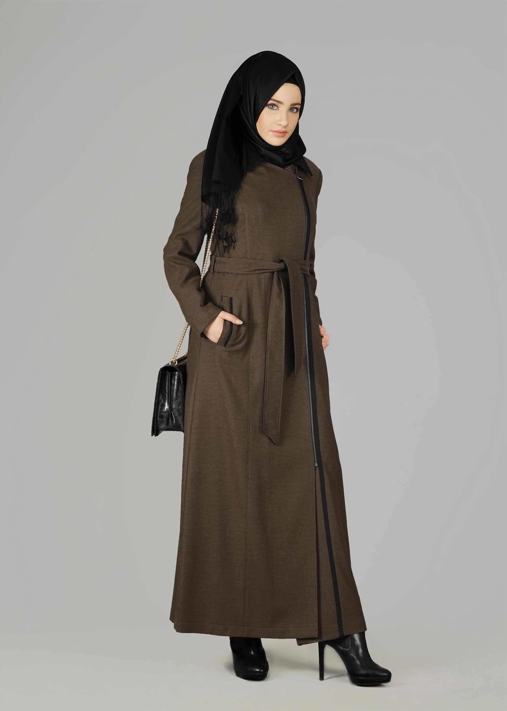 Tesettür giyim KAHVE ERKEK YAKA FERMUARLI MANTO 9603