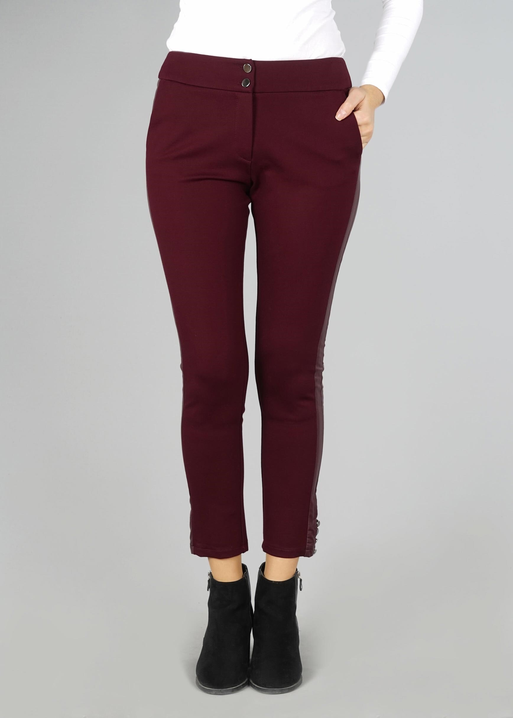 Tesettür giyim BORDO YANLARI DERİ DETAYLI DÜĞMELİ PANTOLON 7063