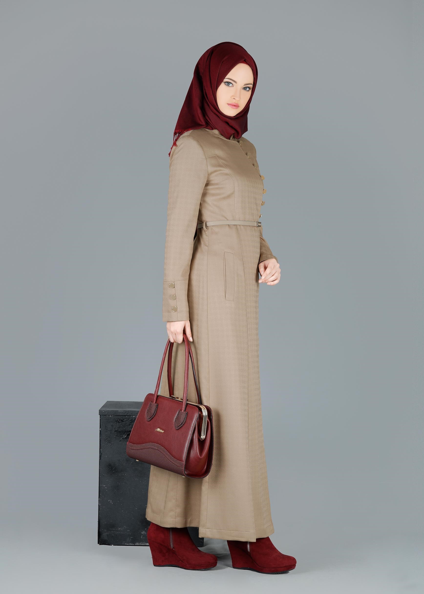 Tesettür giyim KAHVE DÜĞME DETAYLI KEMERLİ PARDESÜ 1854