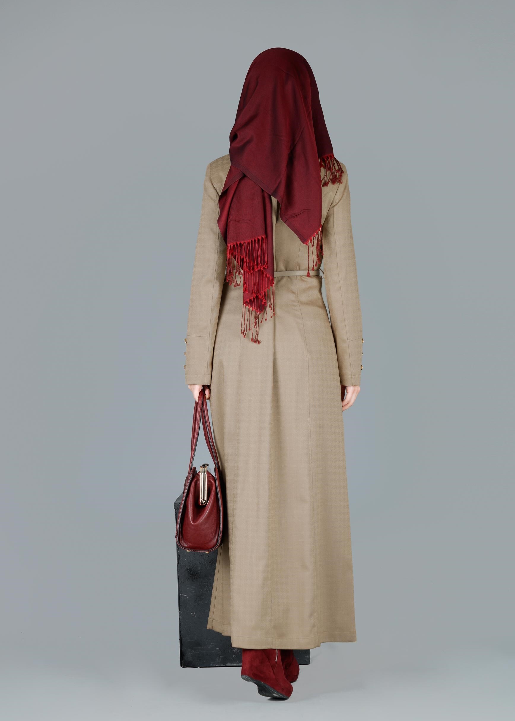 Tesettür giyim KAHVE DÜĞME DETAYLI KEMERLİ PARDESÜ 1854