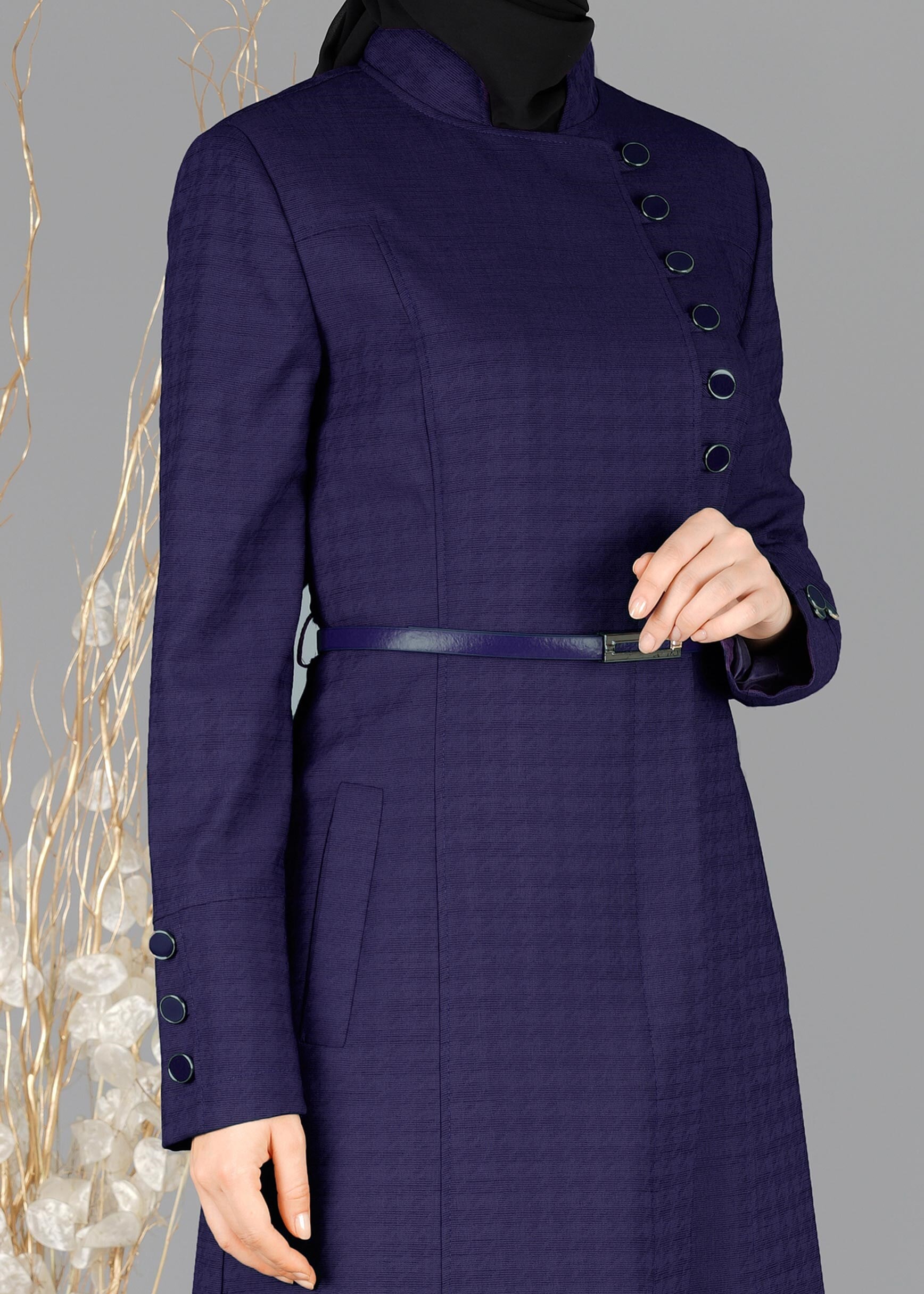 Tesettür giyim LACİVERT DÜĞME DETAYLI KEMERLİ PARDESÜ 1854