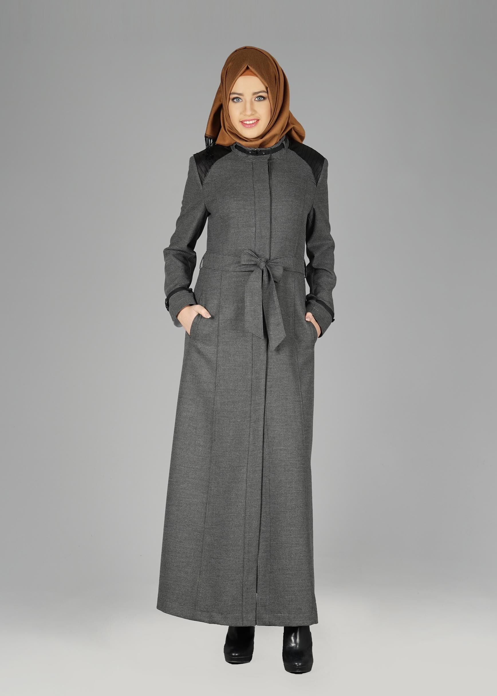 Tesettür giyim GRİ DOKULU KUŞAKLI PARDESÜ 1872
