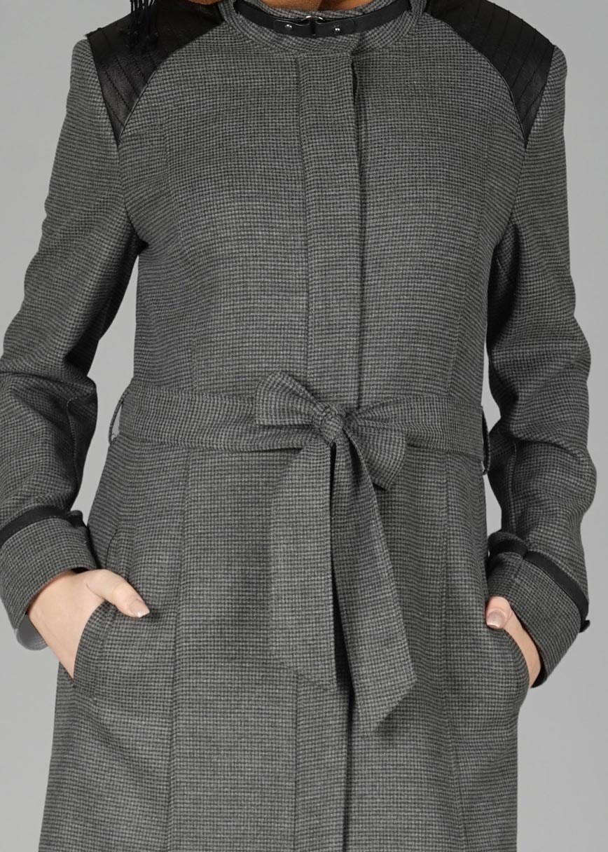 Tesettür giyim GRİ DOKULU KUŞAKLI PARDESÜ 1872