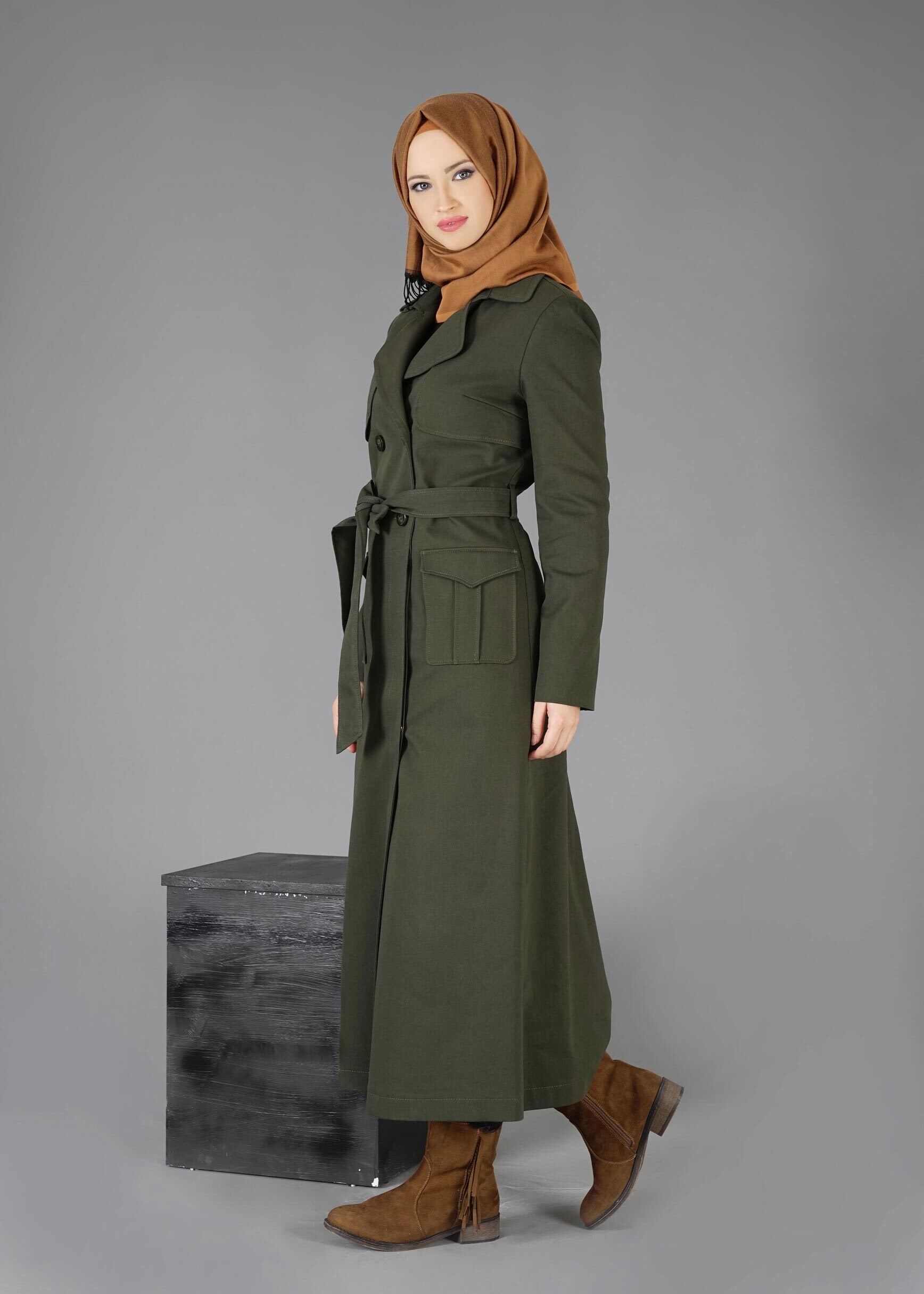 Tesettür giyim HAKİ PAMUKLU KRUVAZE PARDESÜ 1877