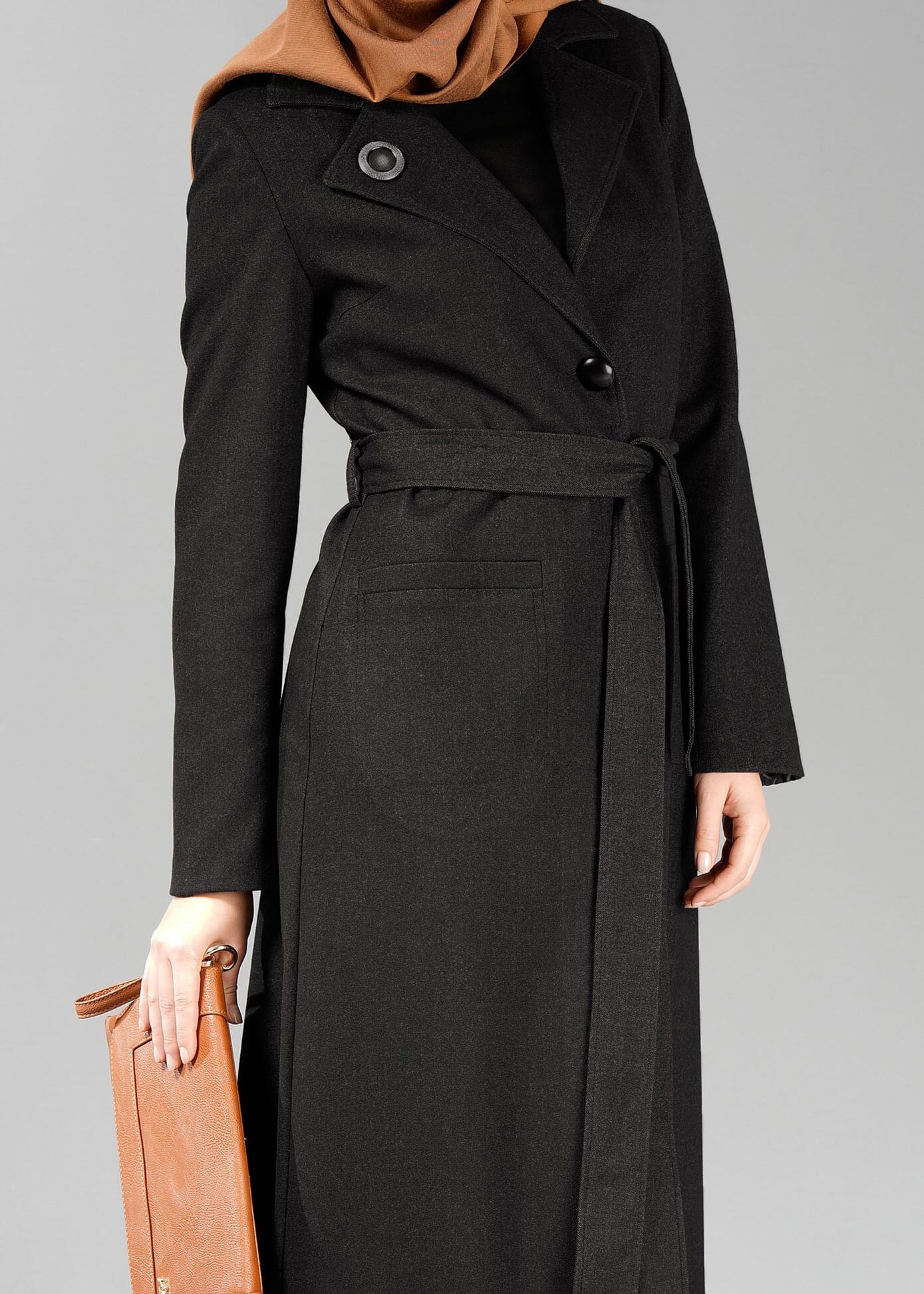 Tesettür giyim SİYAH KRUVAZE YAKA KUŞAKLI PARDESÜ 1878