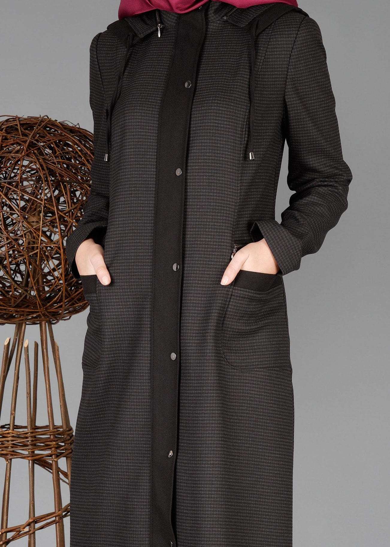 Tesettür giyim GRİ KAPÜŞONLU ÇITÇITLI PARDESÜ 1883