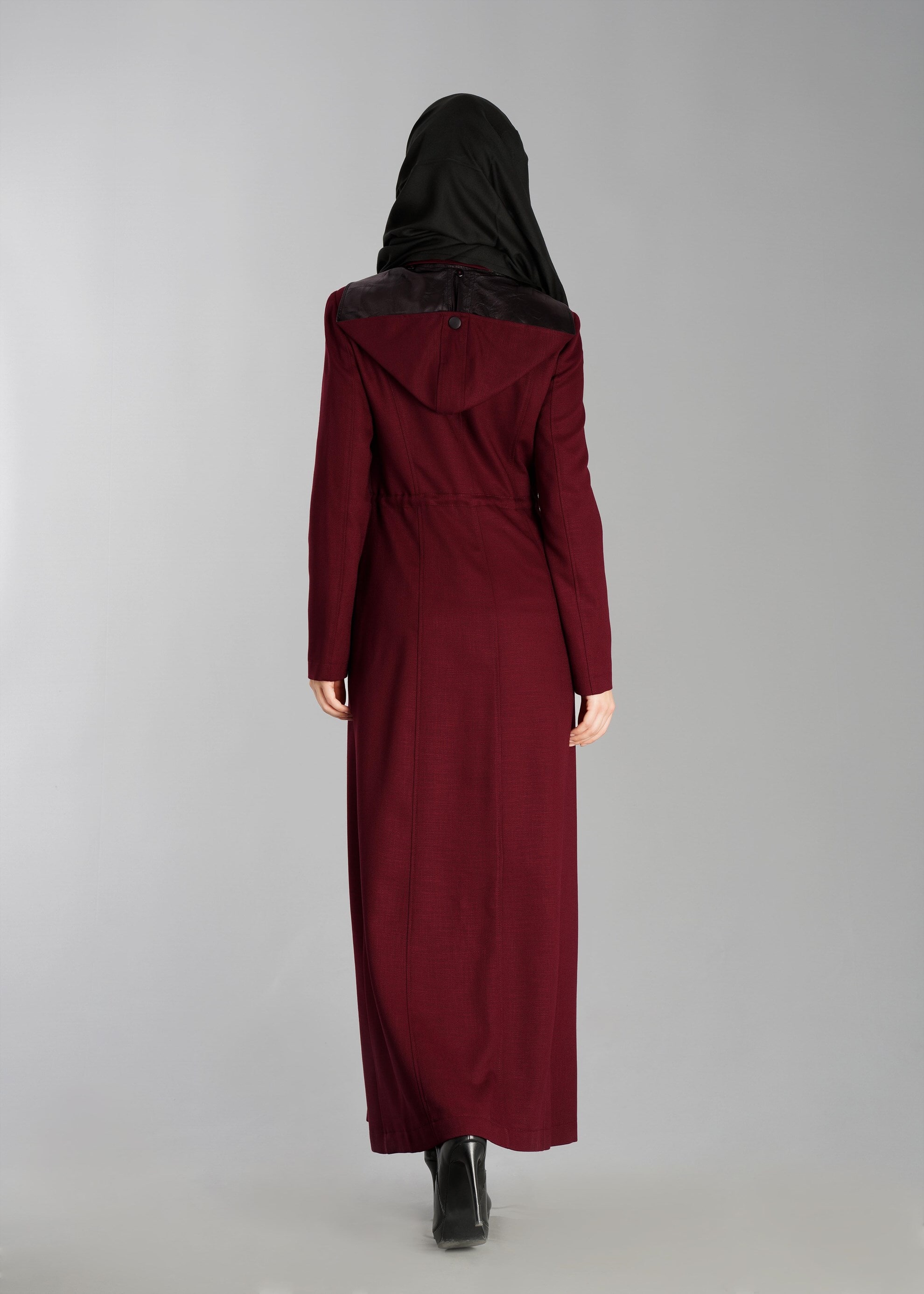 Tesettür giyim BORDO BELİ BÜZGÜLÜ CEP DETAYLI PARDESÜ 1884