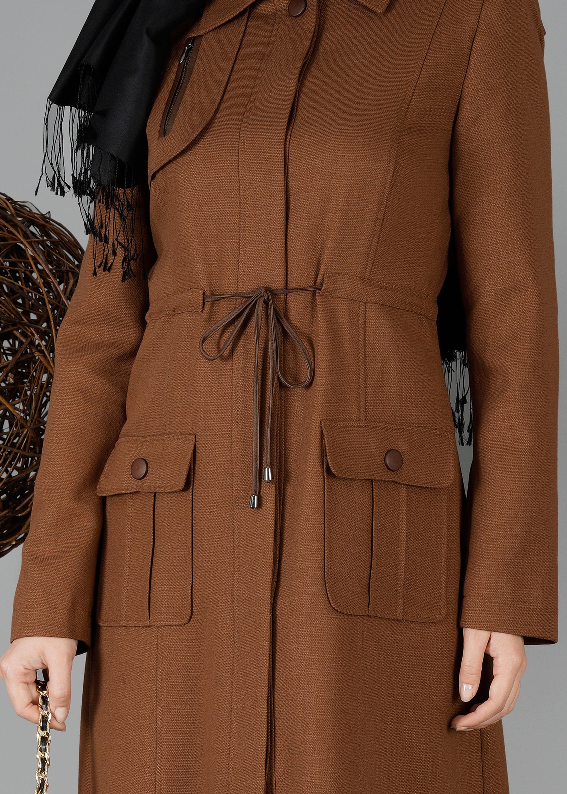 Tesettür giyim KAHVE BELİ BÜZGÜLÜ CEP DETAYLI PARDESÜ 1884