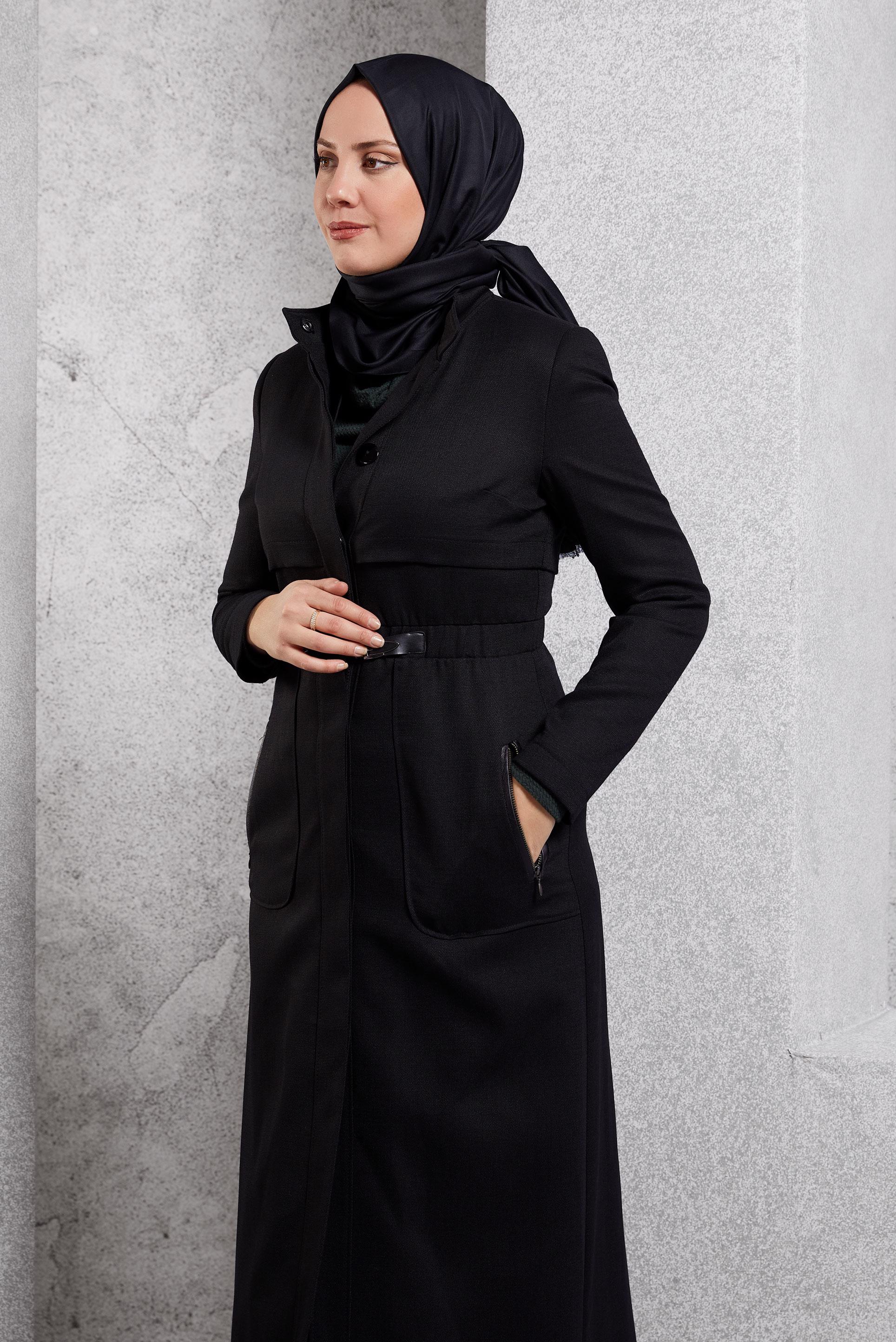 Tesettür giyim SİYAH GİZLİ DÜĞMELİ BELİ LASTİKLİ PARDESÜ 1889