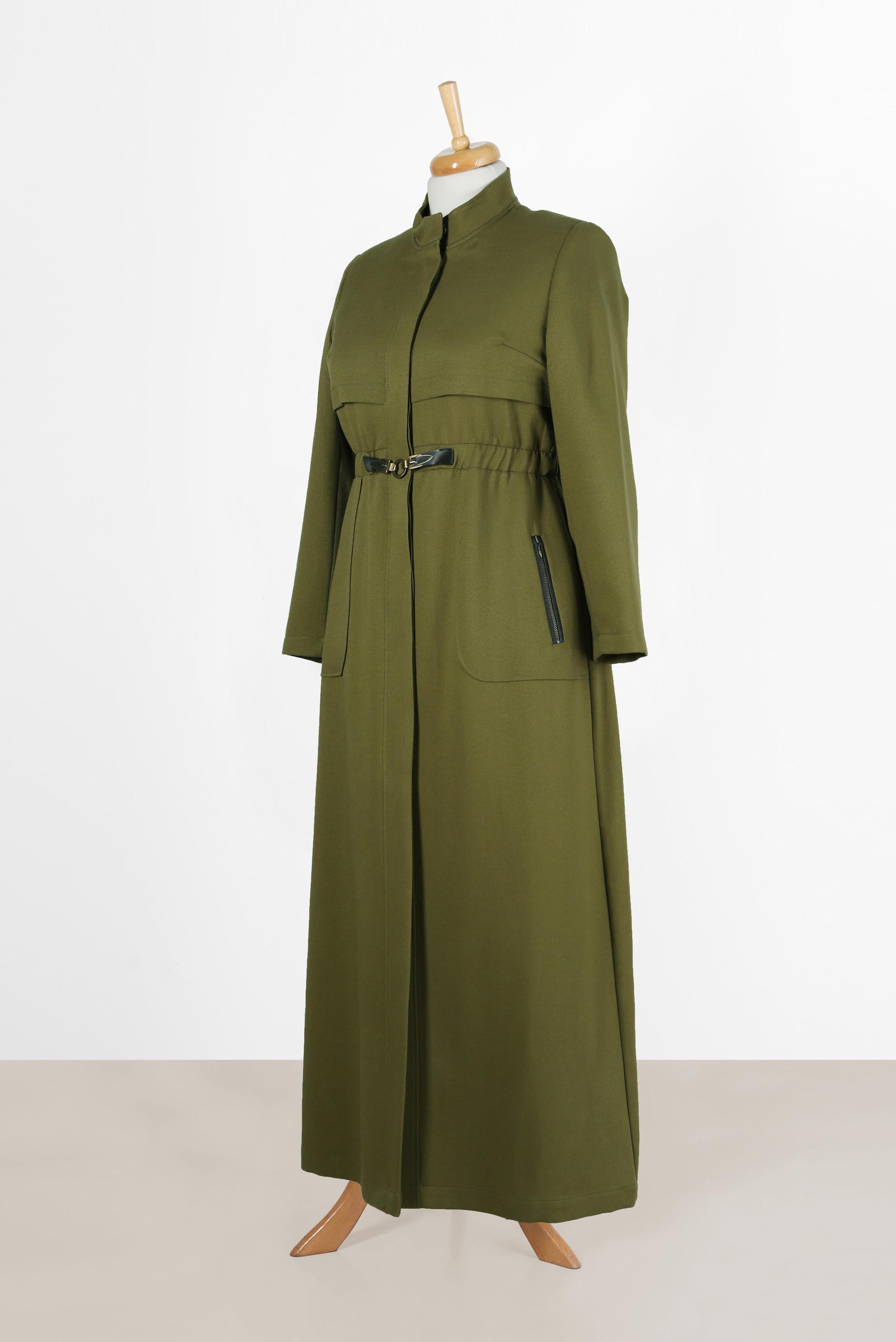 Tesettür giyim YEŞİL GİZLİ DÜĞMELİ BELİ LASTİKLİ PARDESÜ 1889