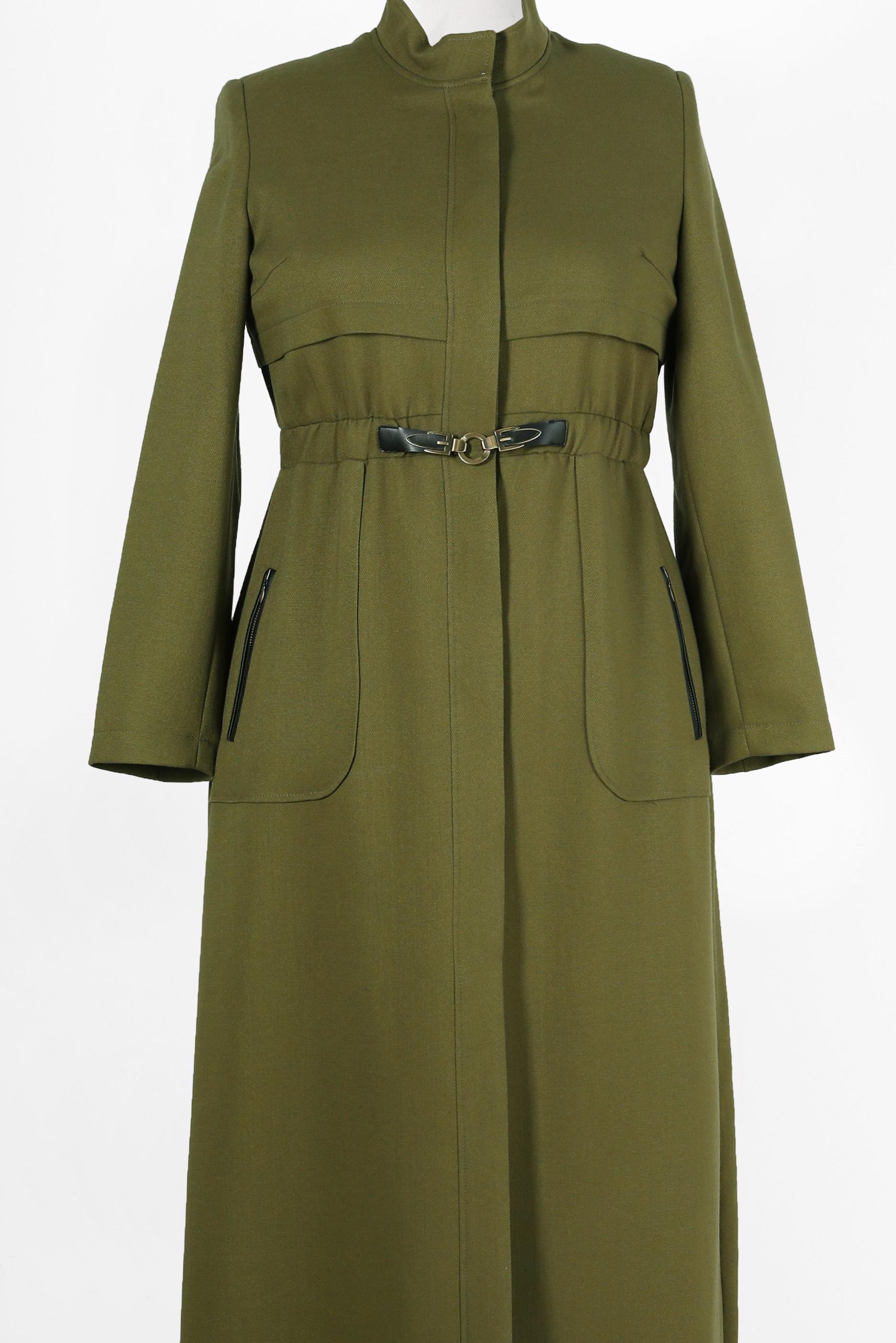 Tesettür giyim YEŞİL GİZLİ DÜĞMELİ BELİ LASTİKLİ PARDESÜ 1889