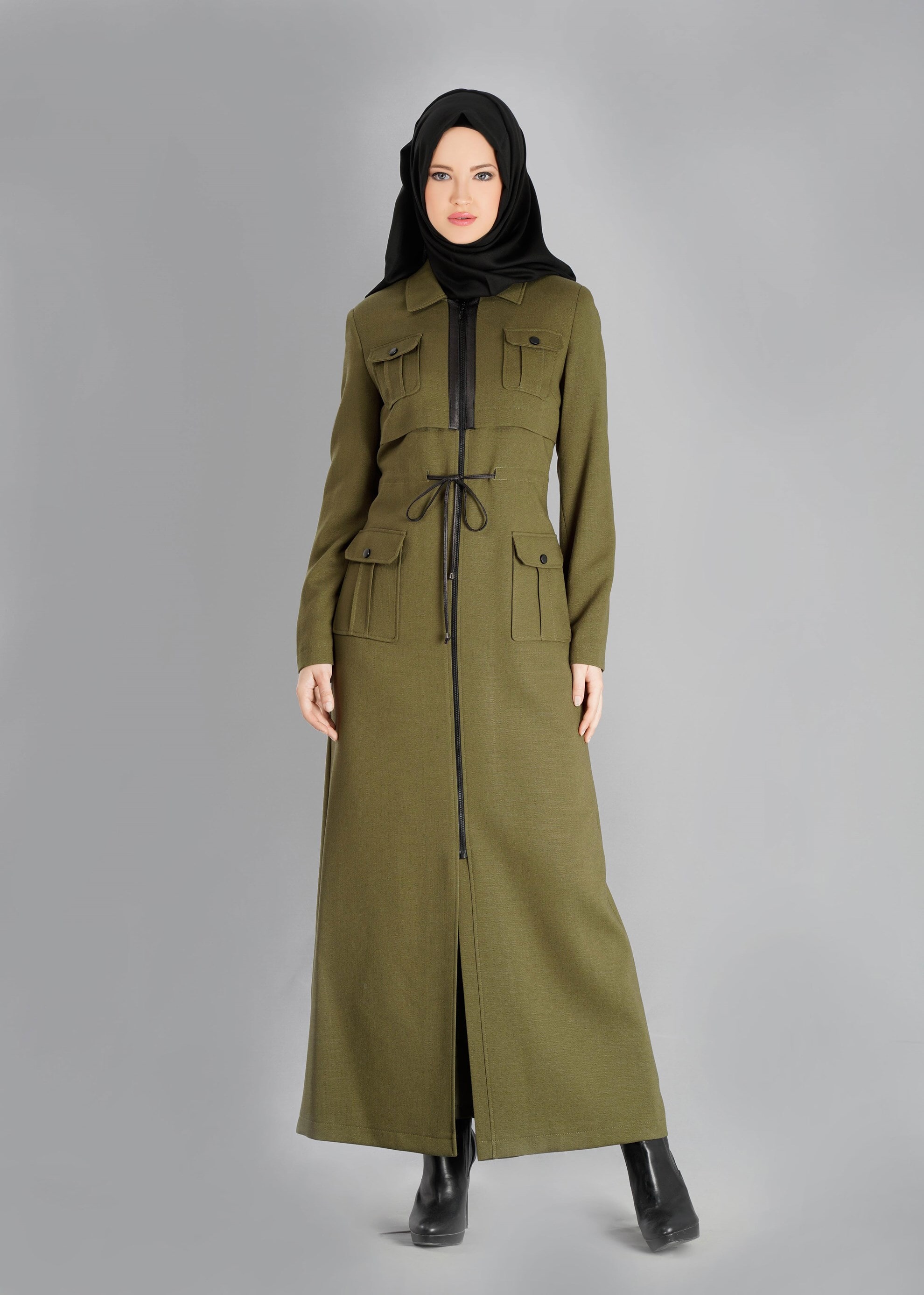 Tesettür giyim YEŞİL BELDEN BÜZGÜLÜ FERMUARLI PARDESÜ 1890