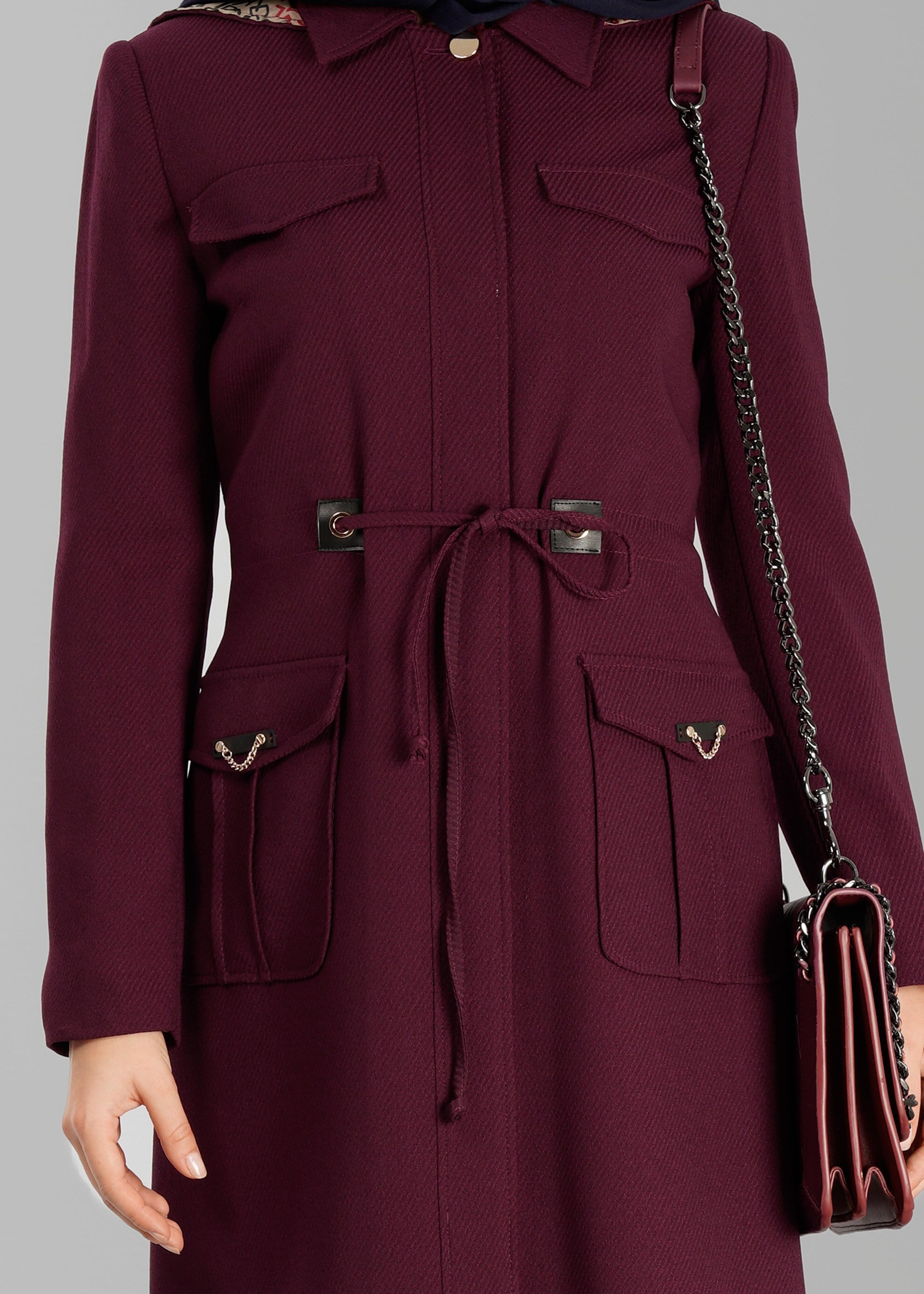 Tesettür giyim MÜRDÜM KAPÜŞONLU BELDEN BÜZGÜLÜ PARDESÜ 1891