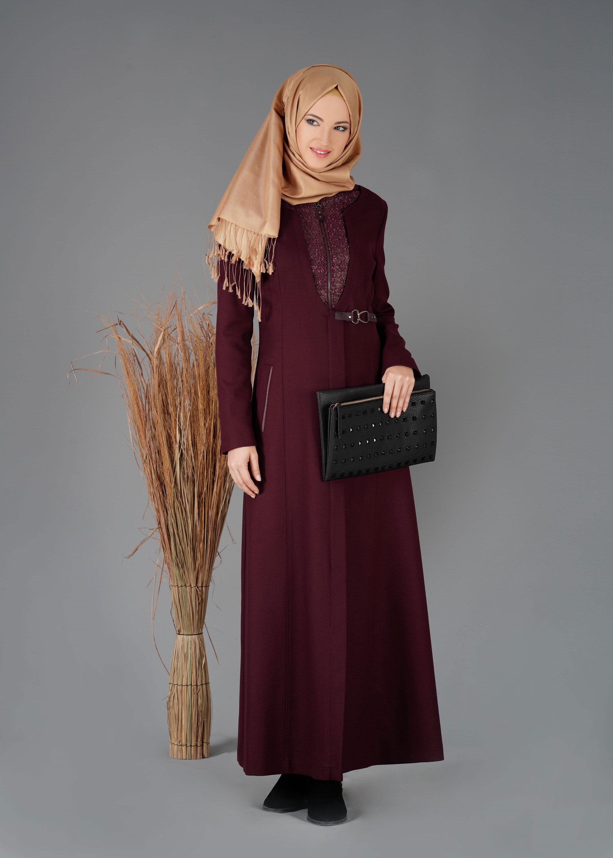 Tesettür giyim BORDO FERMUAR DETAYLI PARDESÜ 1906