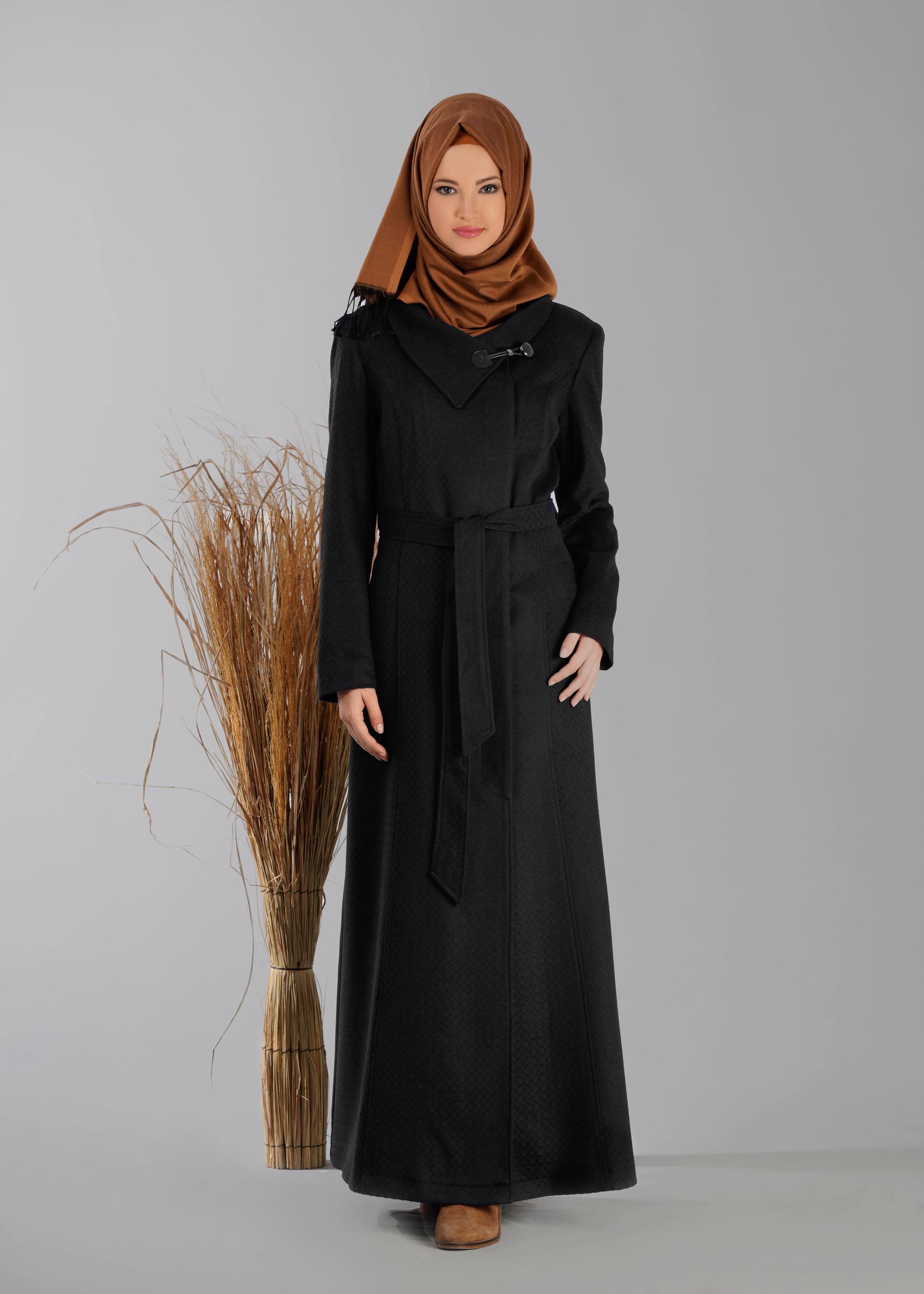 Tesettür giyim SİYAH YAKASI DÜĞMELİ PARDESÜ 1911