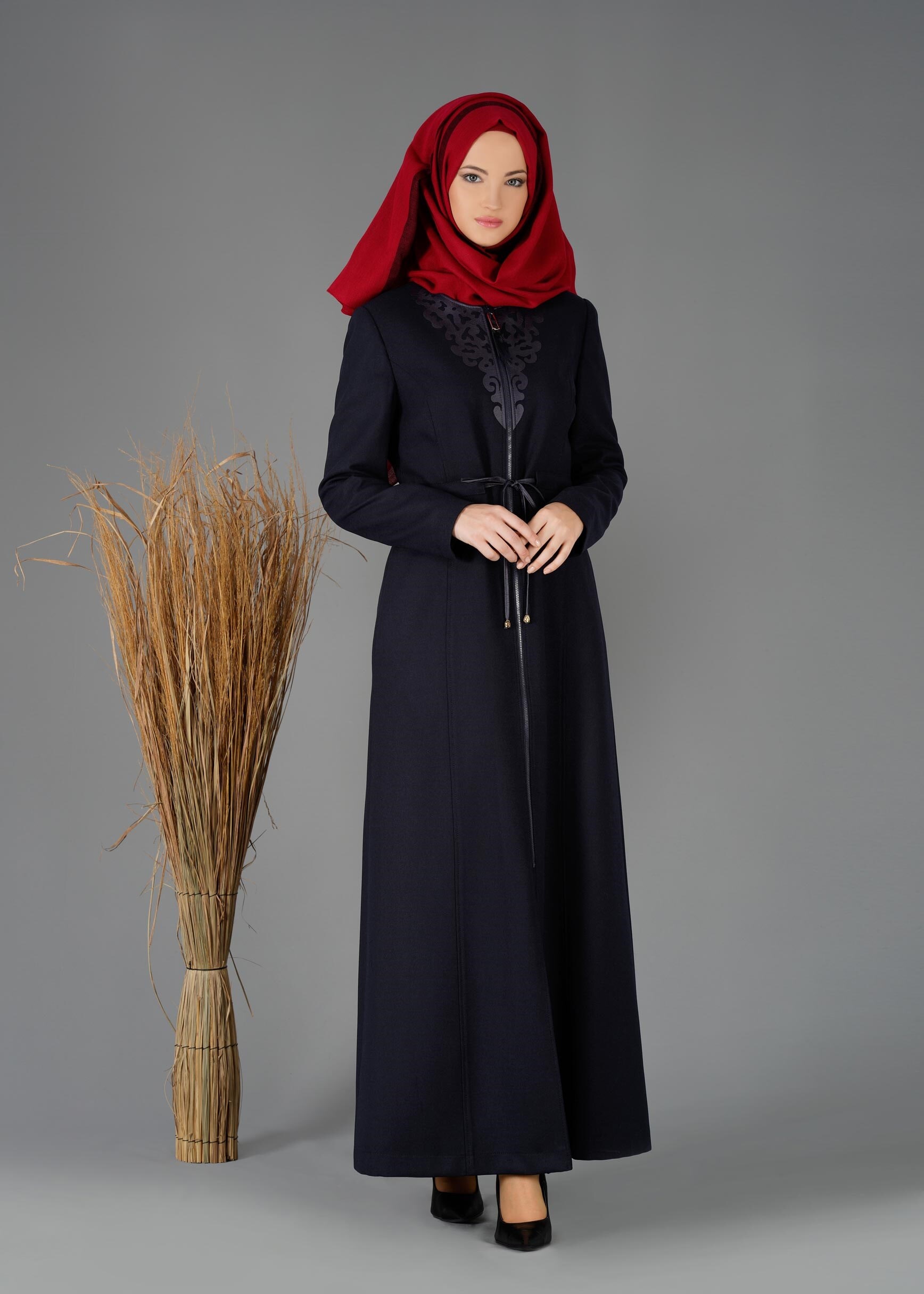 Tesettür giyim LACİVERT BELİ BÜZGÜLÜ FERMUARLI PARDESÜ 1920