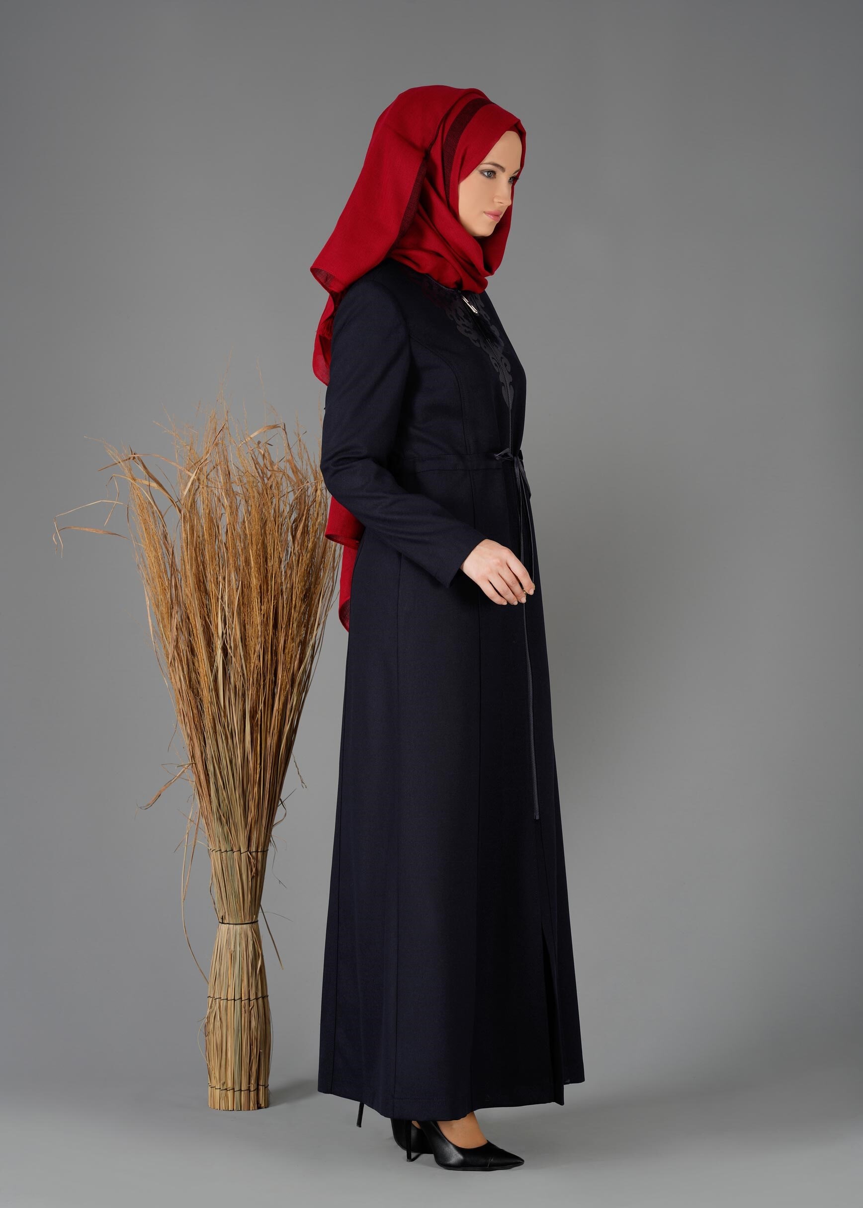 Tesettür giyim LACİVERT BELİ BÜZGÜLÜ FERMUARLI PARDESÜ 1920