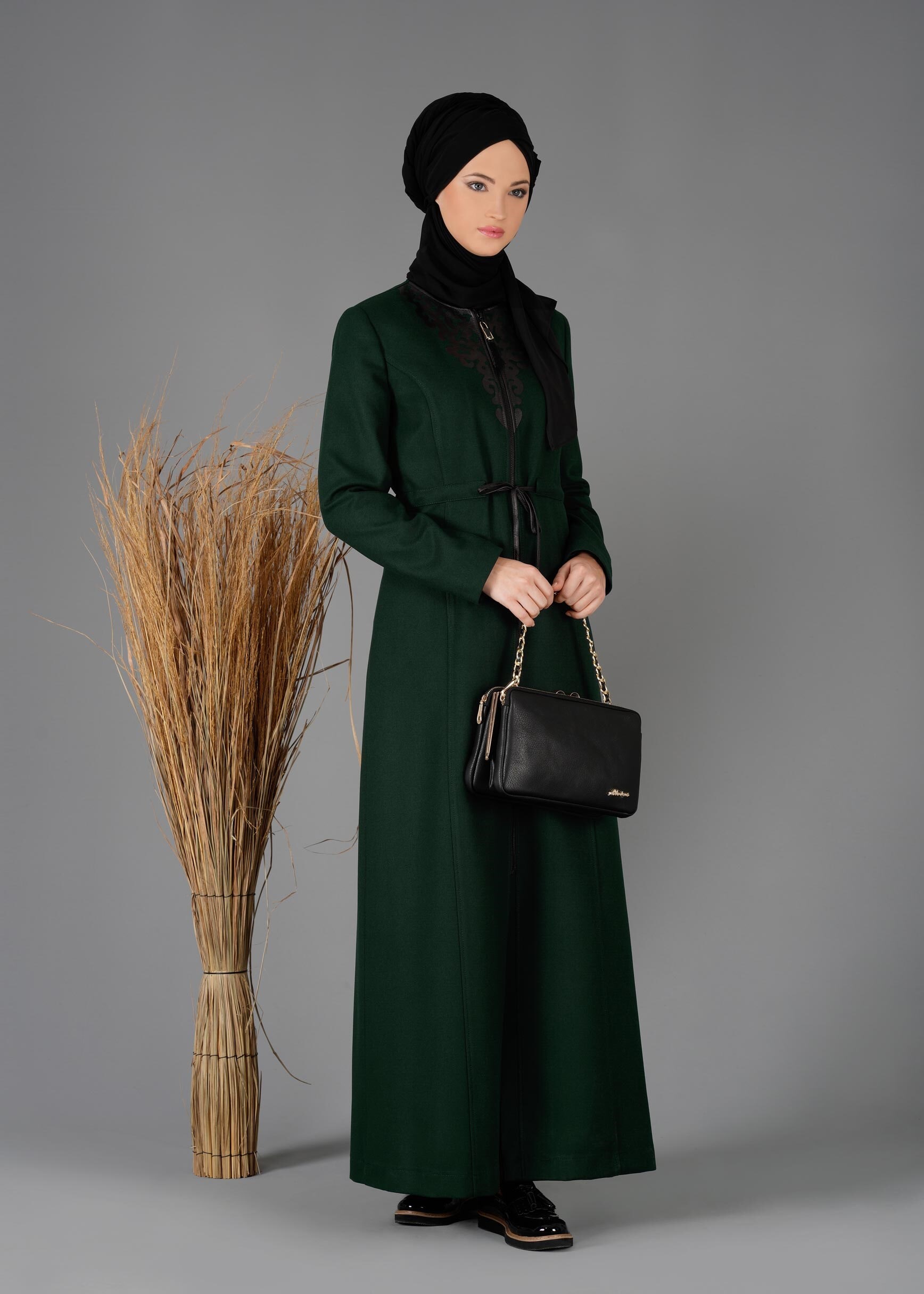 Tesettür giyim YEŞİL BELİ BÜZGÜLÜ FERMUARLI PARDESÜ 1920