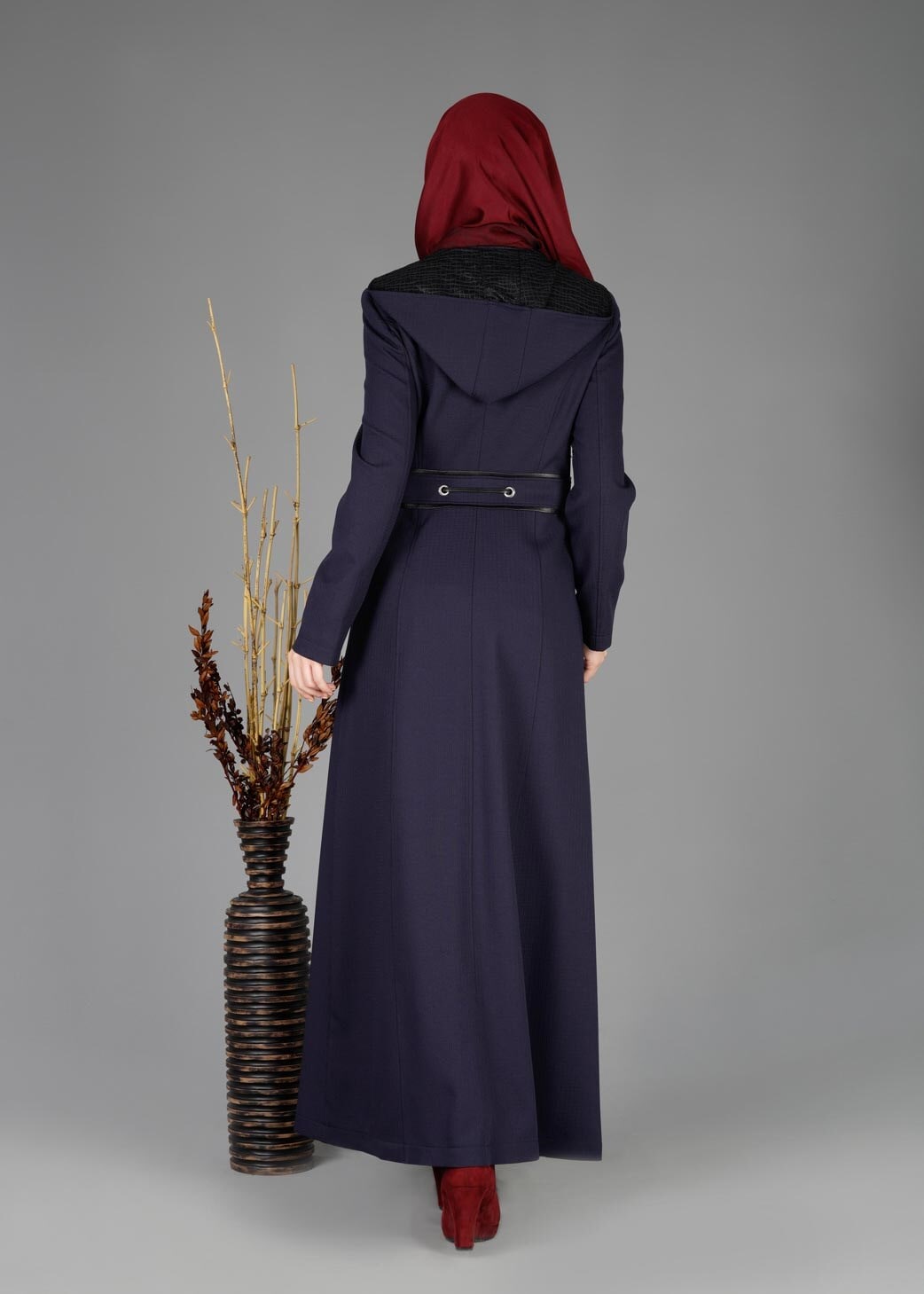 Tesettür giyim LACİVERT BELDEN BAĞCIKLI FERMUARLI PARDESÜ 1923