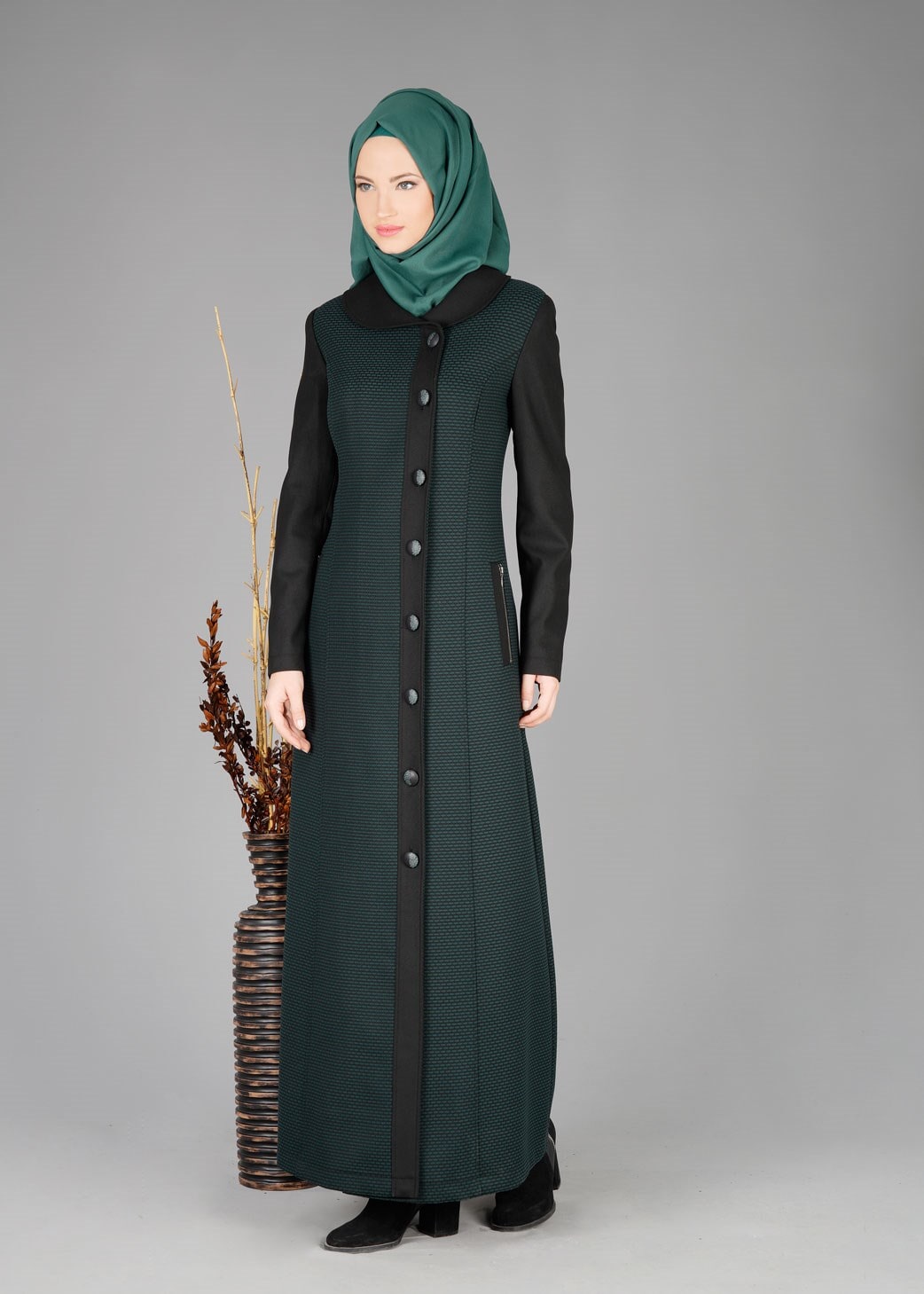 Tesettür giyim YEŞİL DESENLİ DÜĞMELİ PARDESÜ 1934