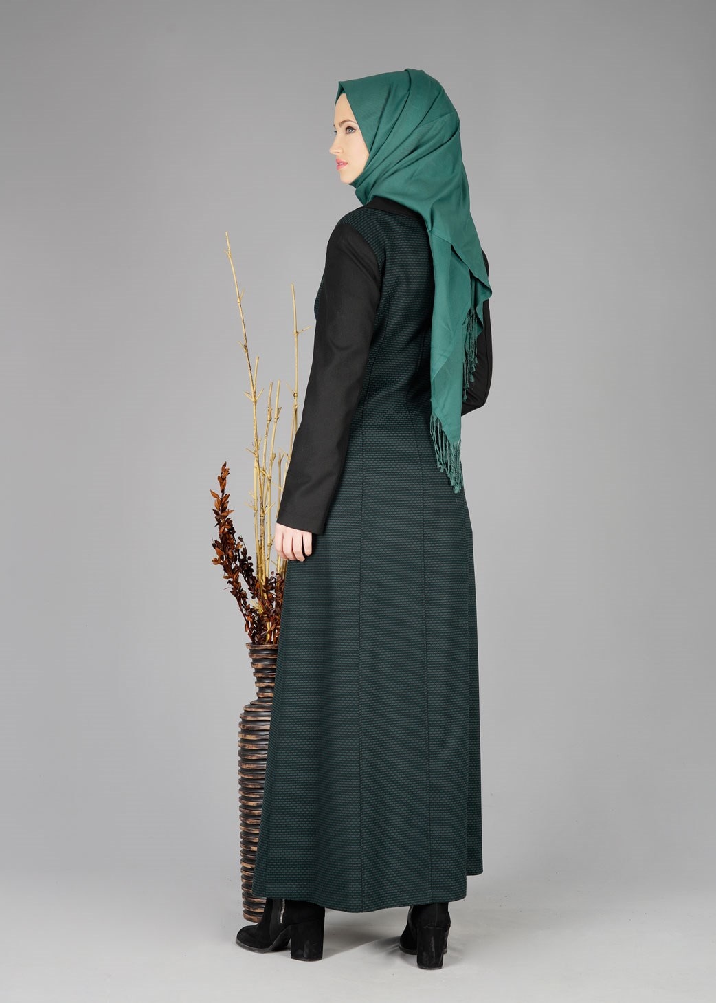 Tesettür giyim YEŞİL DESENLİ DÜĞMELİ PARDESÜ 1934