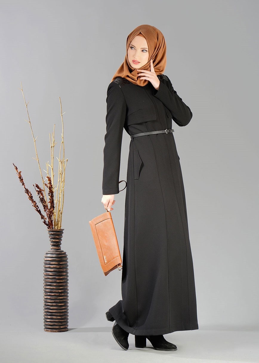 Tesettür giyim SİYAH OMUZ DETAYLI DÜĞMELİ PARDESÜ 1935