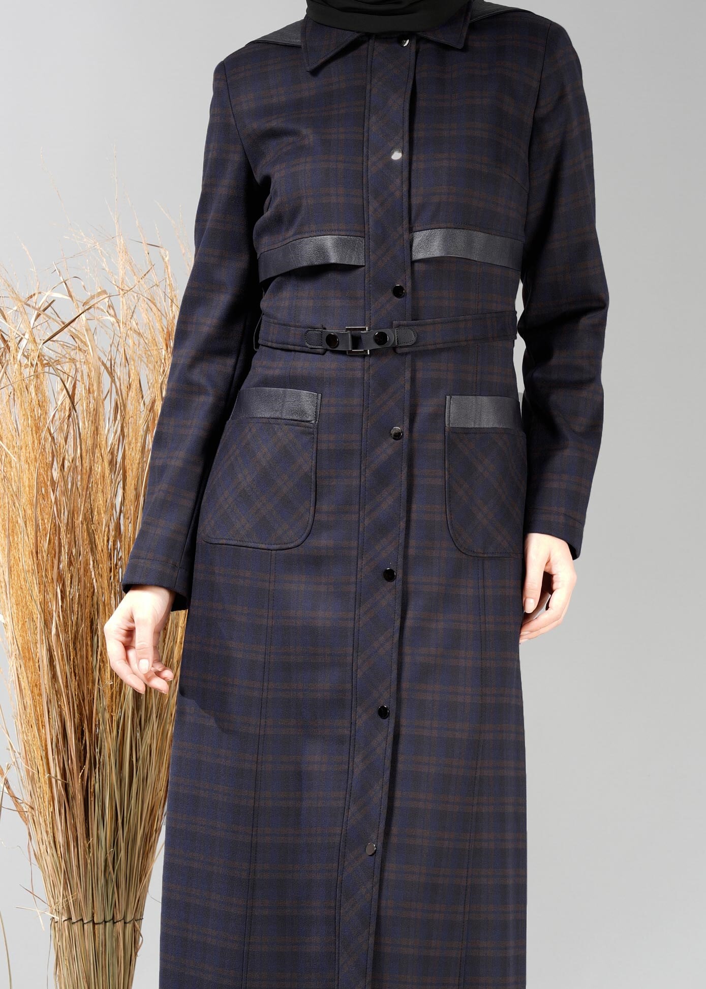 Tesettür giyim LACİVERT EKOSE PARDESÜ 1880-1