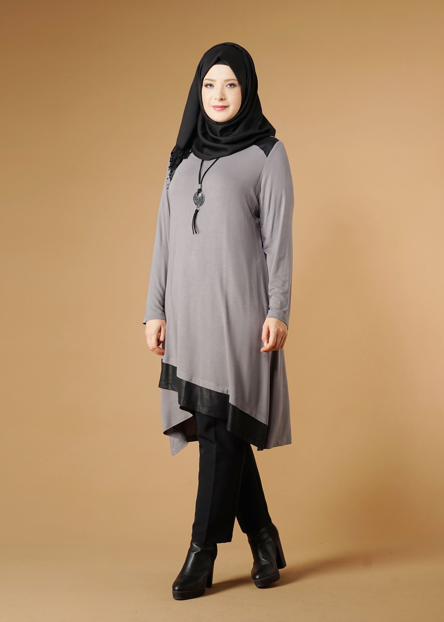 Tesettür giyim GRİ ASİMETRİK KESİM TUNİK 2613