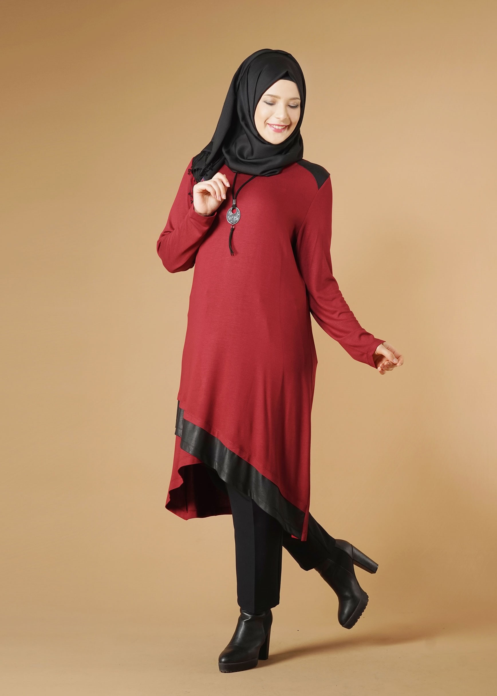 Tesettür giyim BORDO ASİMETRİK KESİM TUNİK 2613