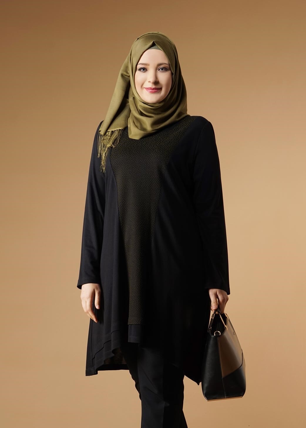 Tesettür giyim SİYAH ASİMETRİK KESİM TUNİK 2616 