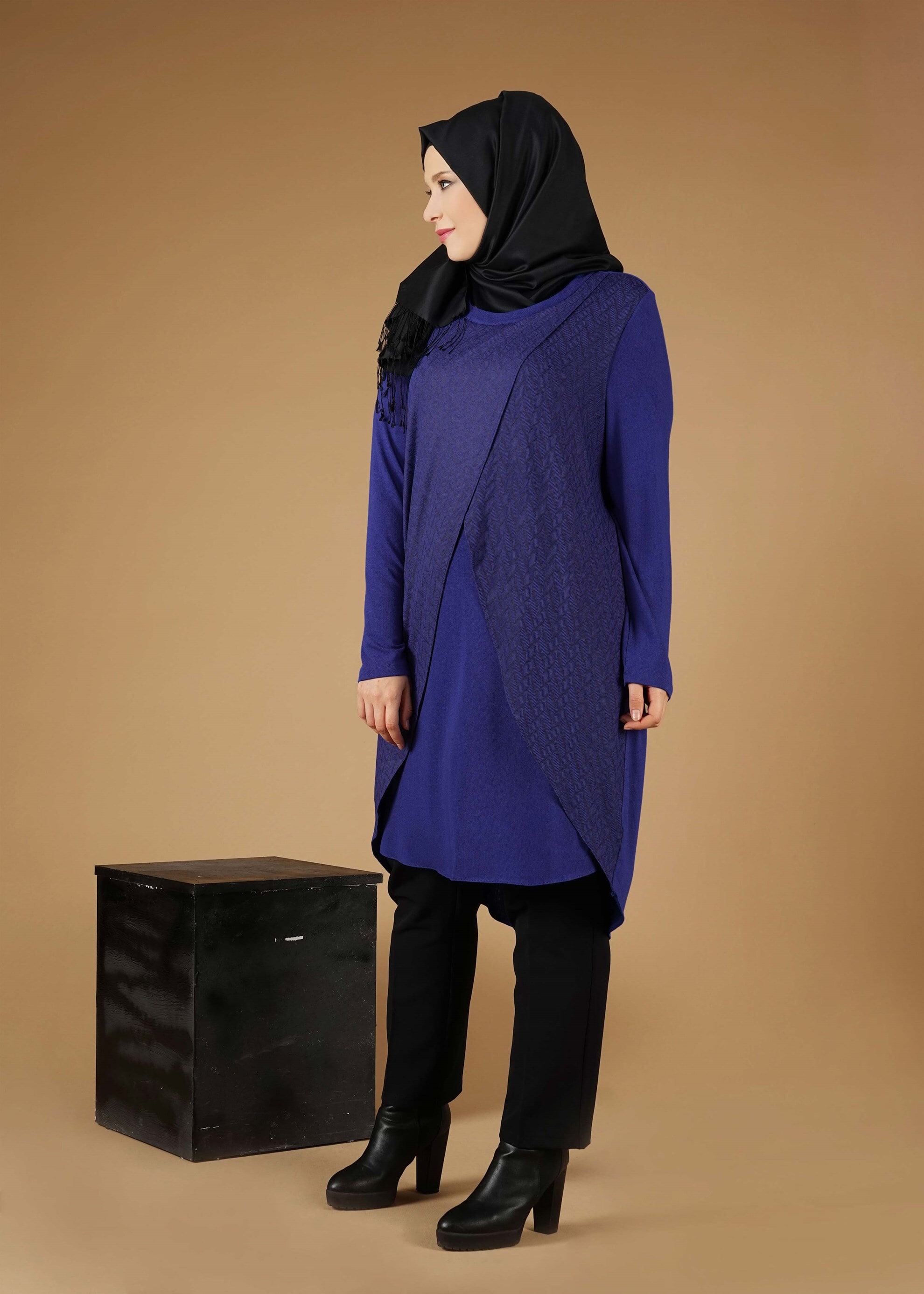 Tesettür giyim LACİVERT ASİMETRİK KESİM TUNİK 2620 