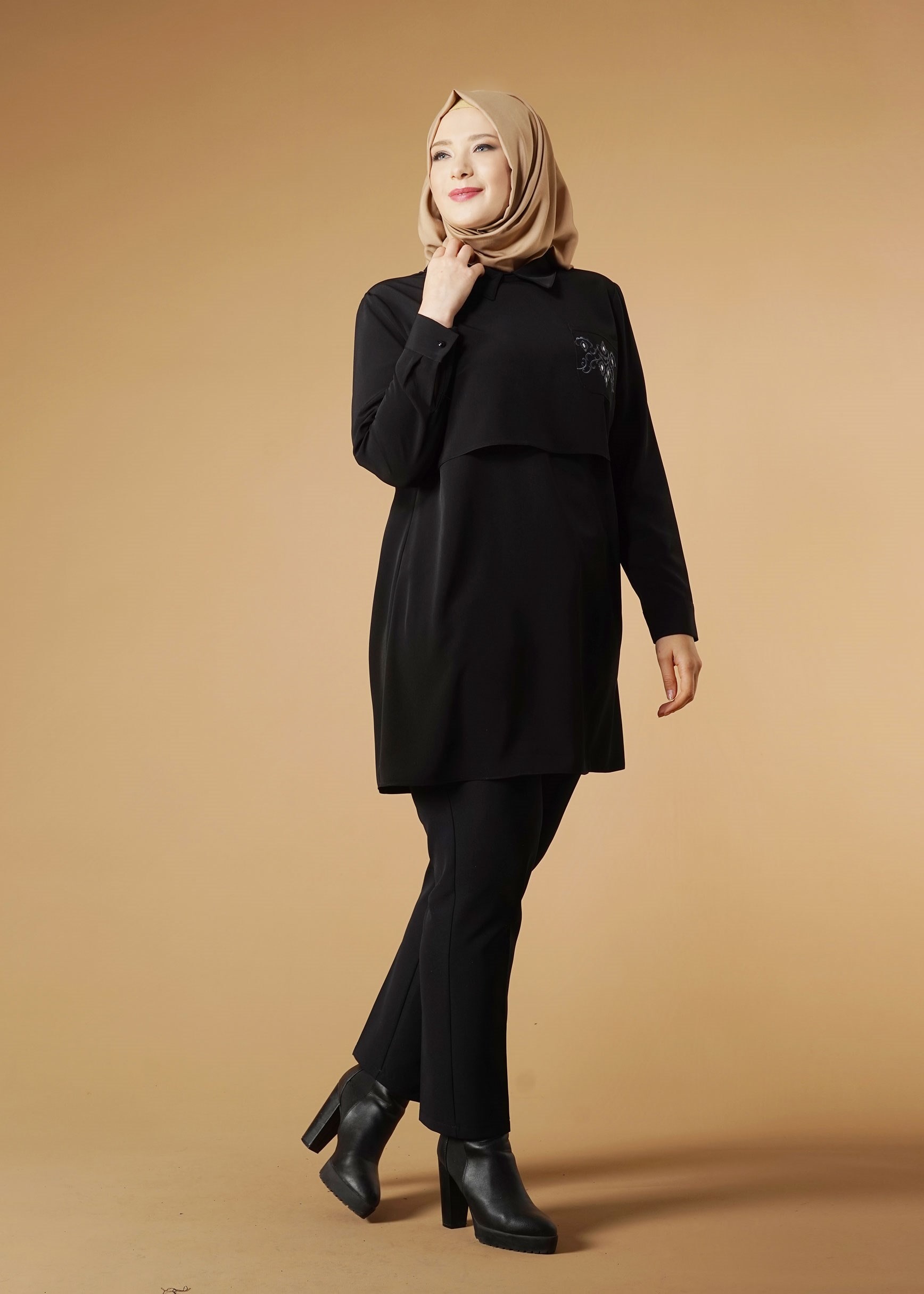 Tesettür giyim SİYAH NAKIŞLI TUNİK 2624 