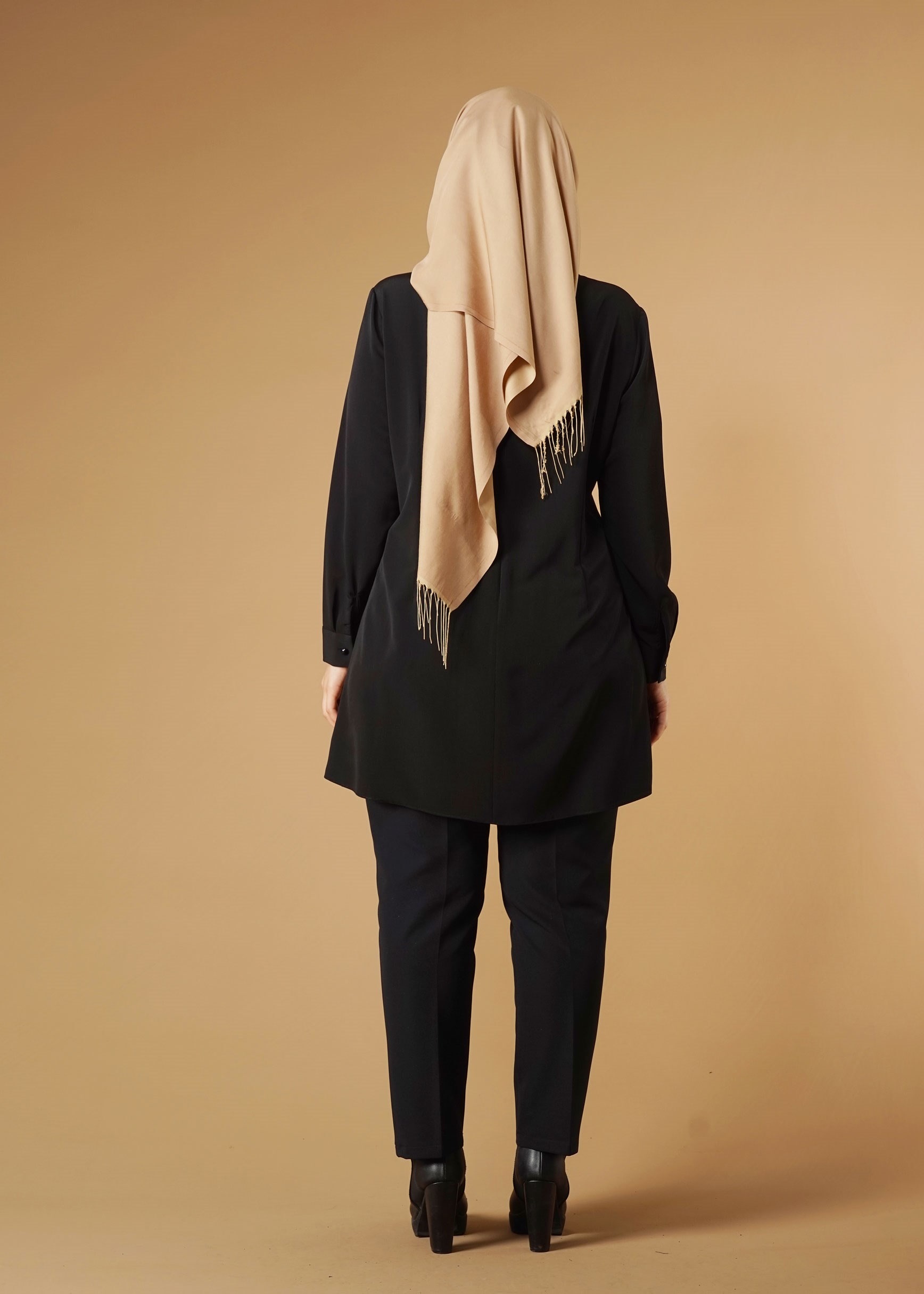 Tesettür giyim SİYAH NAKIŞLI TUNİK 2624 