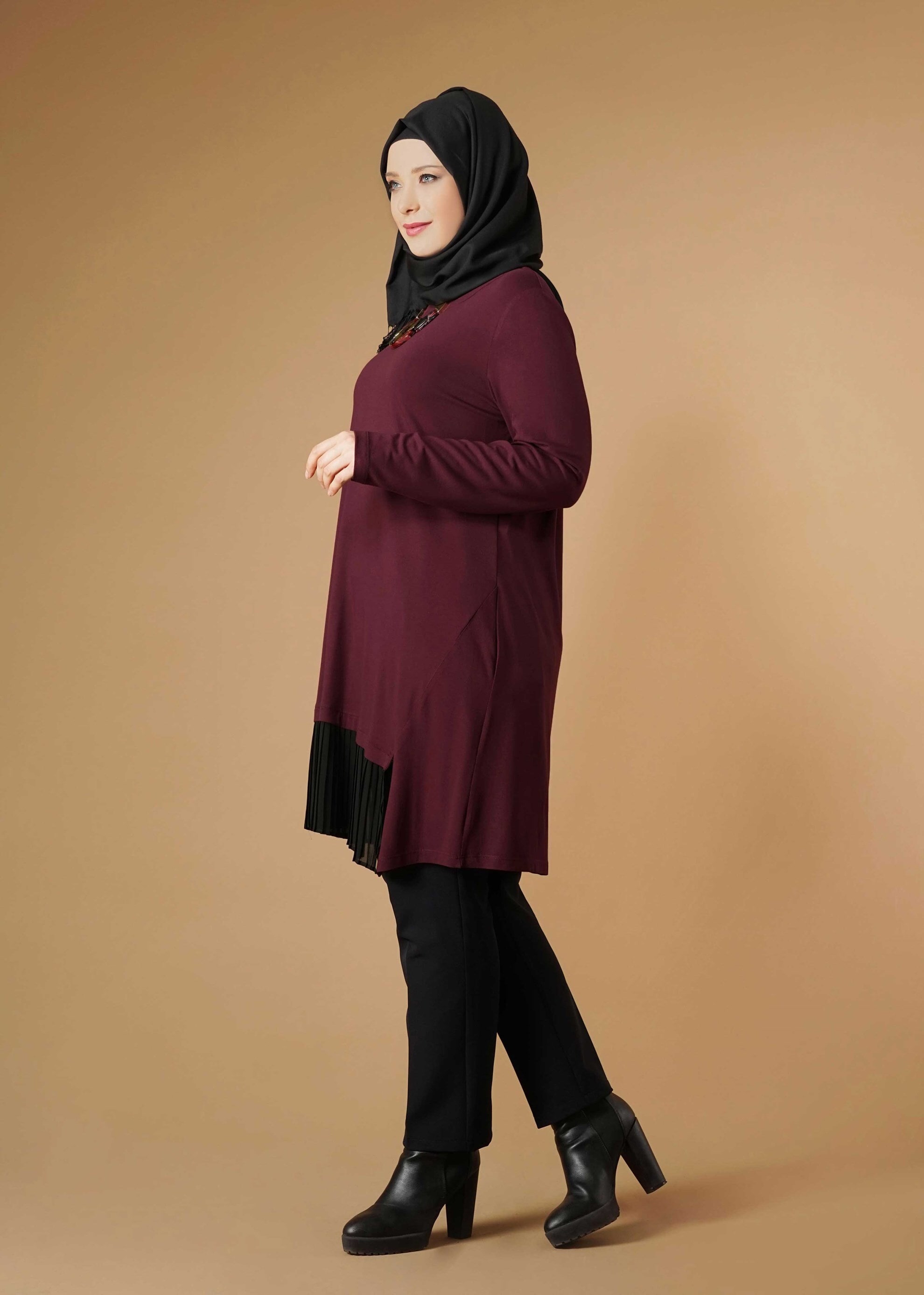 Tesettür giyim BORDO ETEK UCU PİLİSELİ TUNİK 2627 