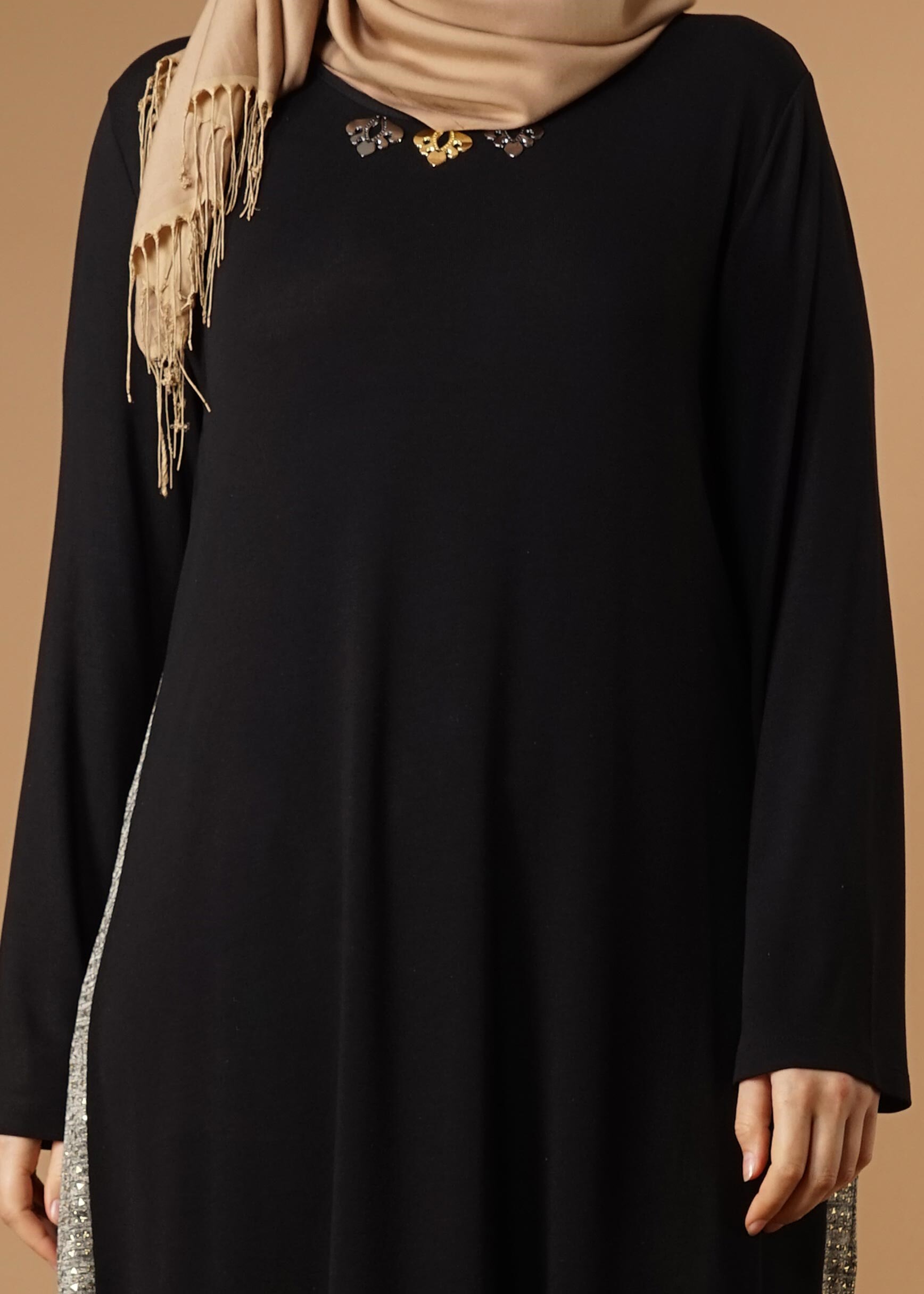 Tesettür giyim SİYAH DESENLİ ŞERİT DETAYLI TUNİK 2638 