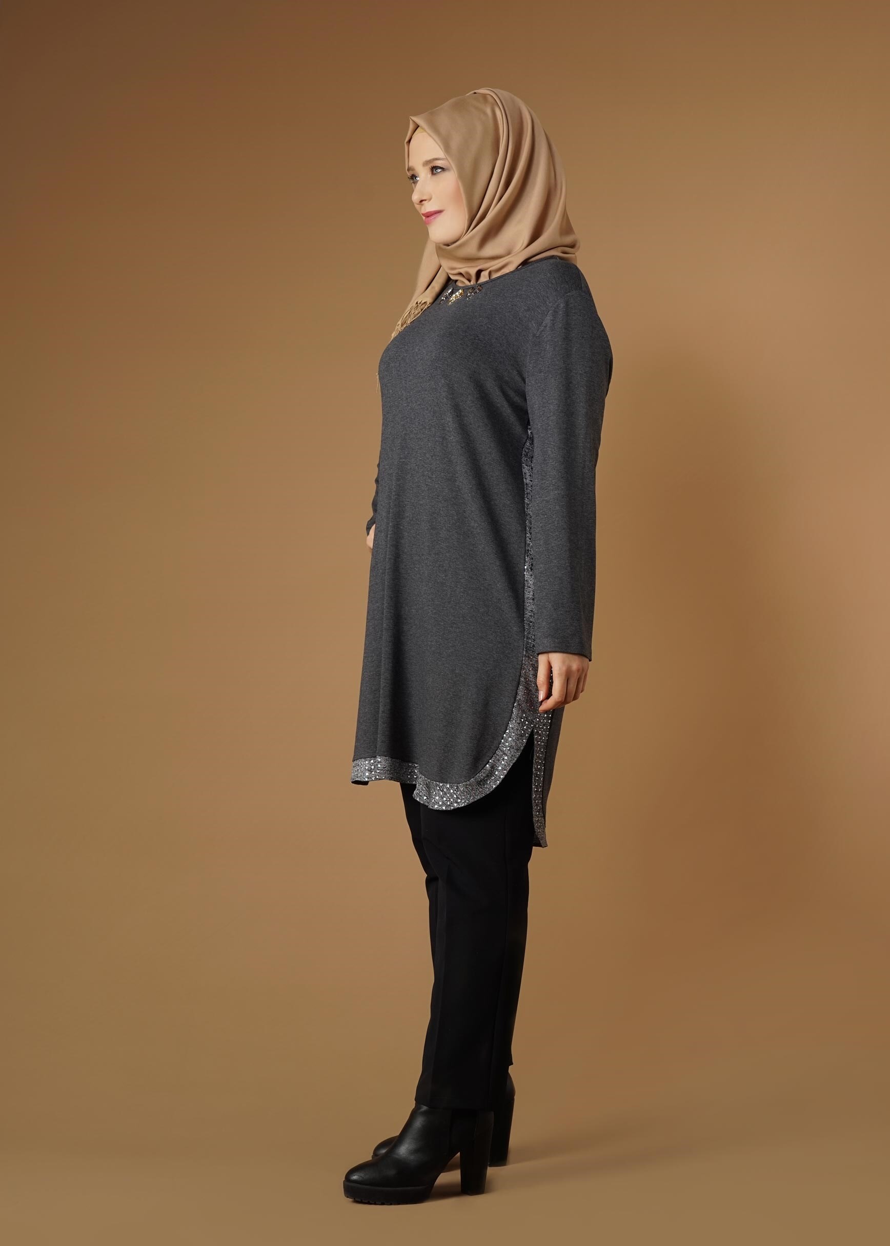 Tesettür giyim GRİ DESENLİ ŞERİT DETAYLI TUNİK 2638 