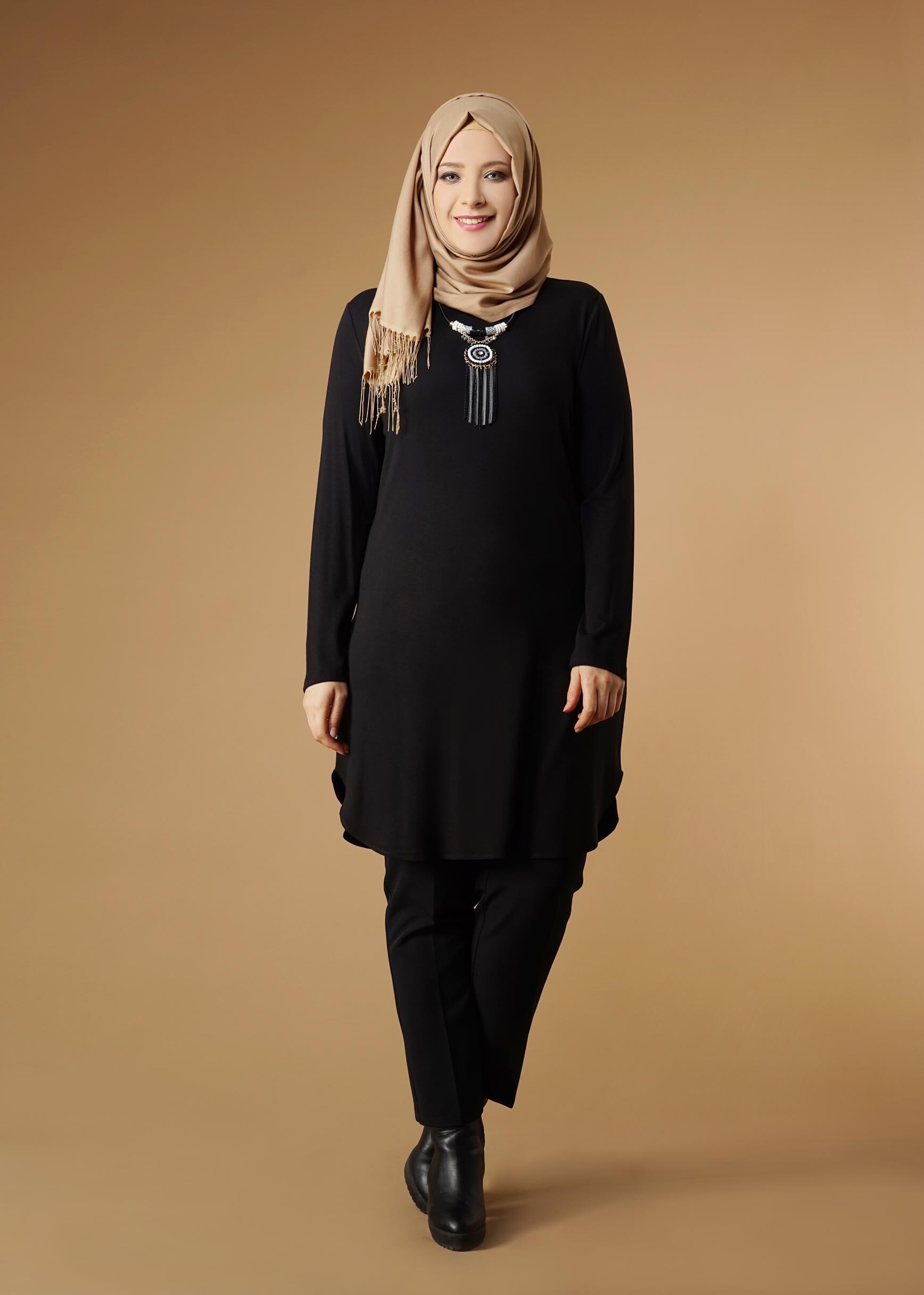 Tesettür giyim SİYAH DÜZ TUNİK 2644