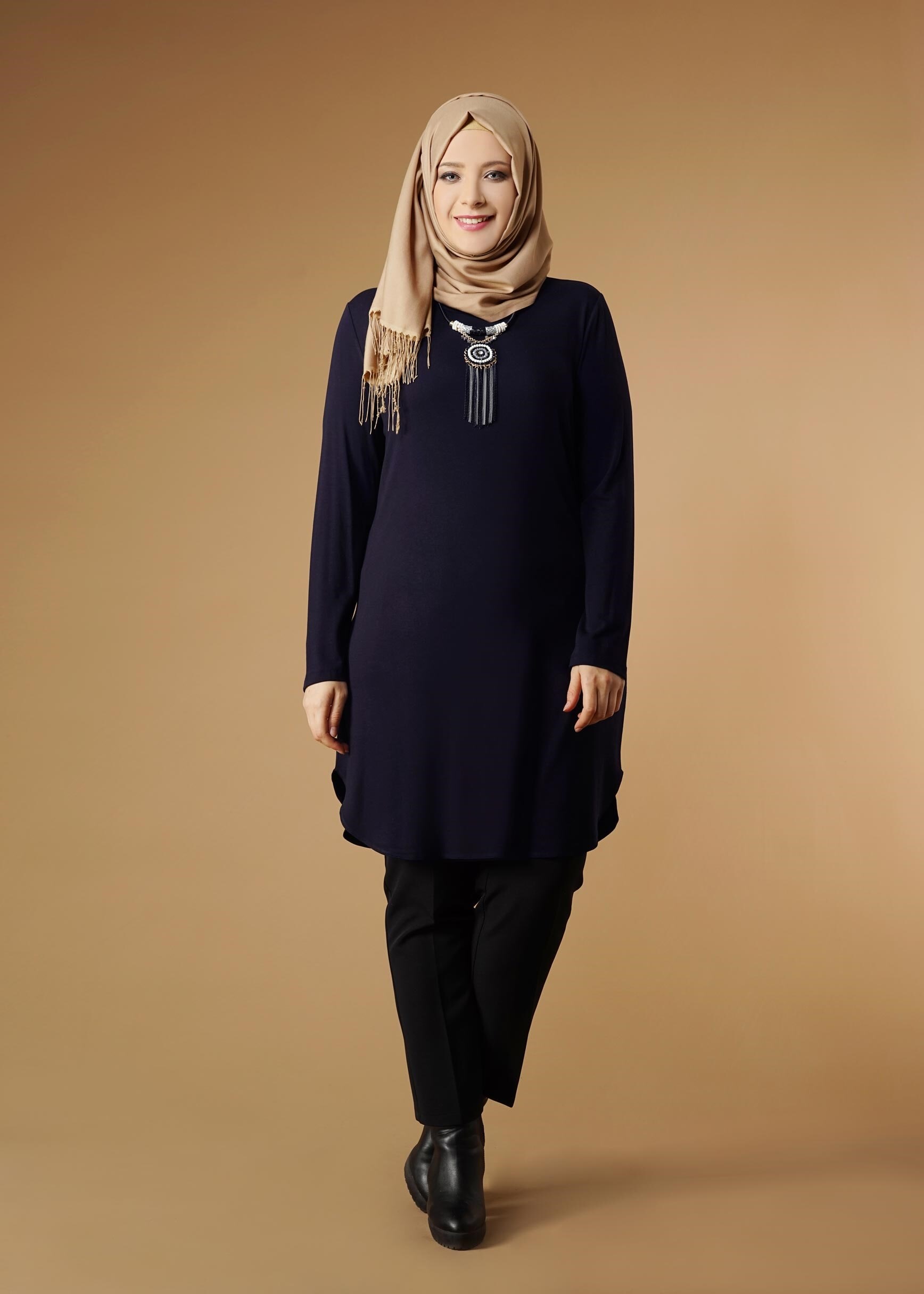 Tesettür giyim LACİVERT DÜZ TUNİK 2644