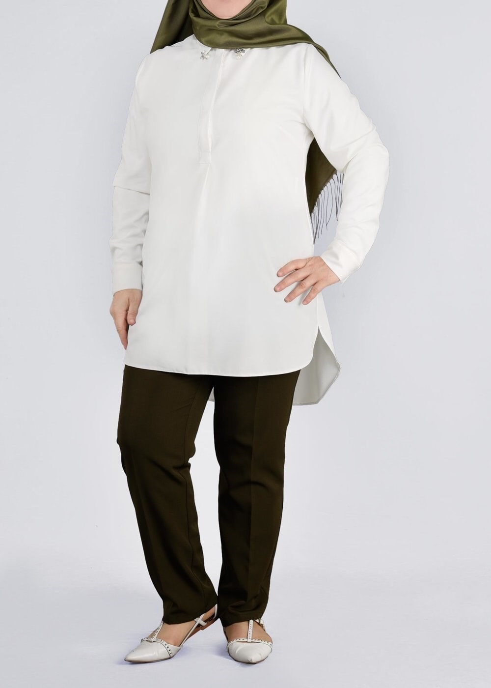 Tesettür giyim BEYAZ ERKEK YAKA TUNİK 2656