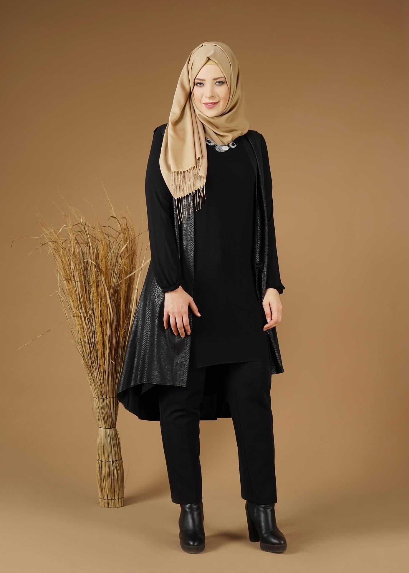 Tesettür giyim SİYAH 2663 TUNİK