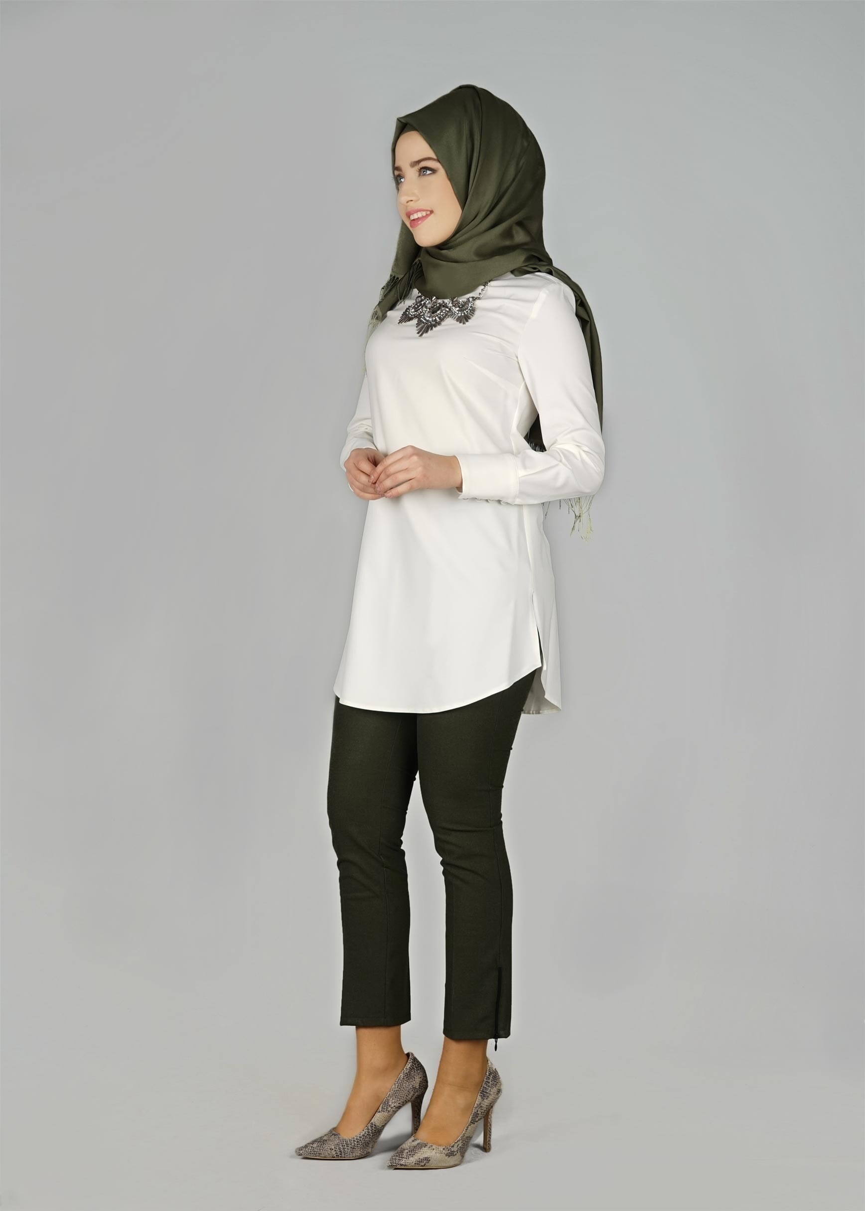 Tesettür giyim BEYAZ 4018 43662 Tesettür Tunik 40/48