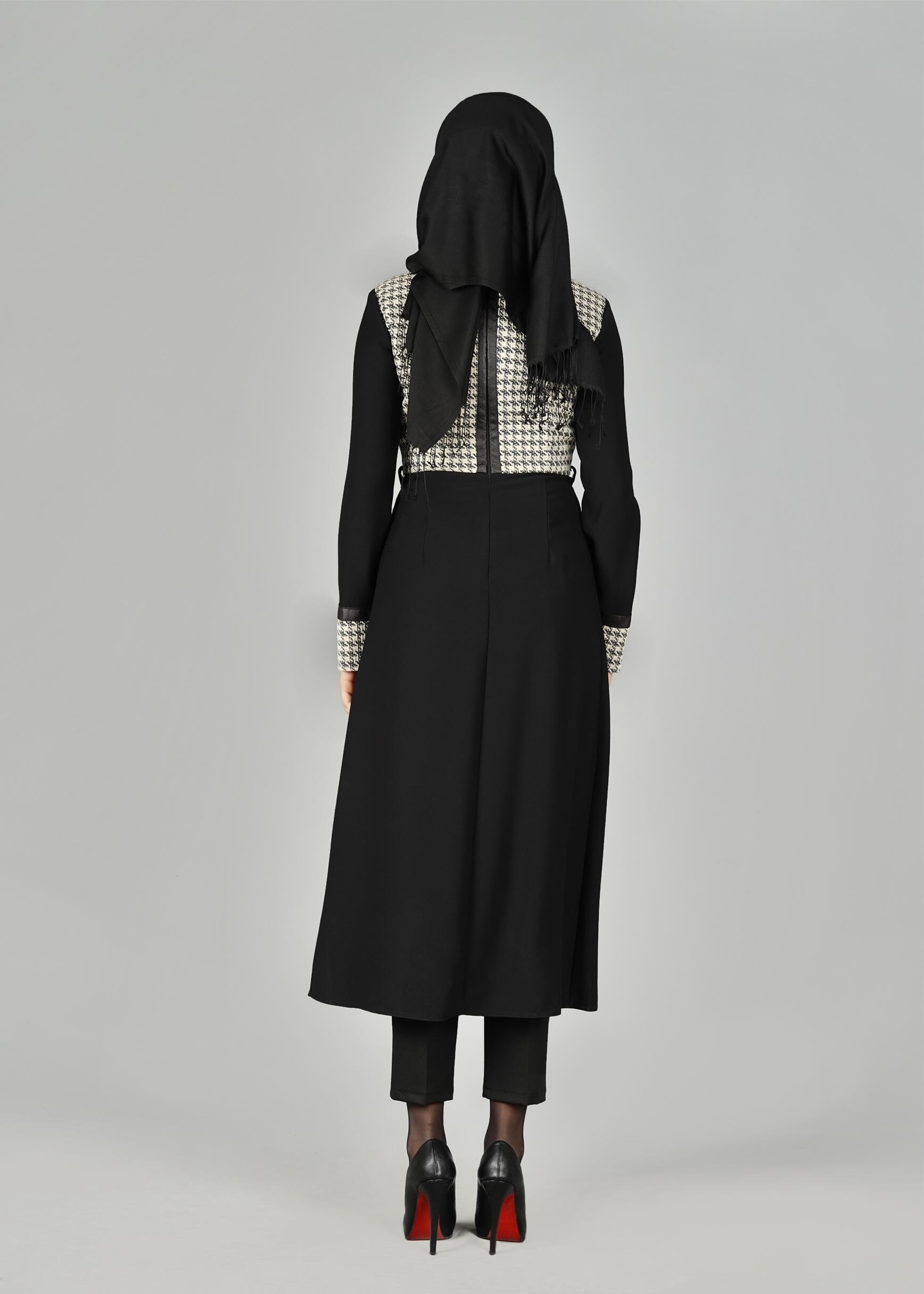 Tesettür giyim SİYAH KAZAYAĞI DESENLİ PİLELİ TUNİK 4021