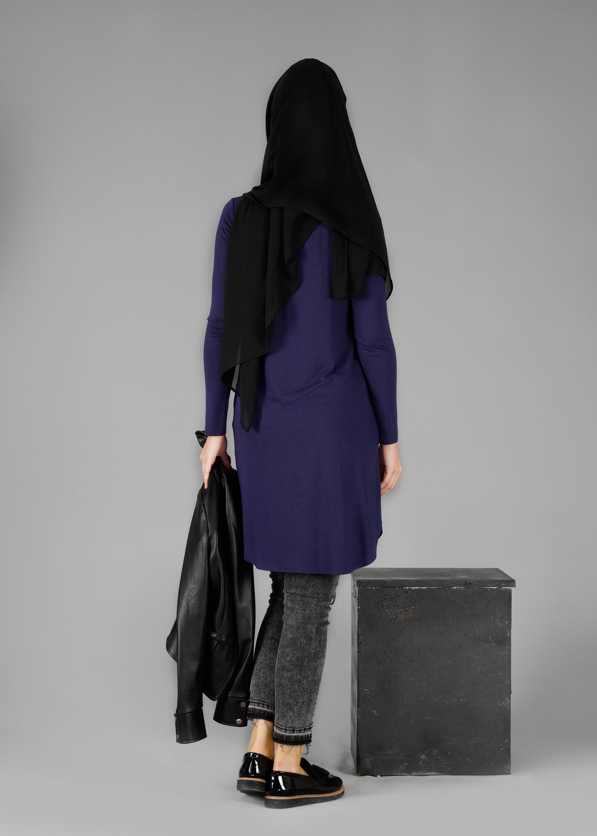 Tesettür giyim LACİVERT DÜZ TUNİK 4709