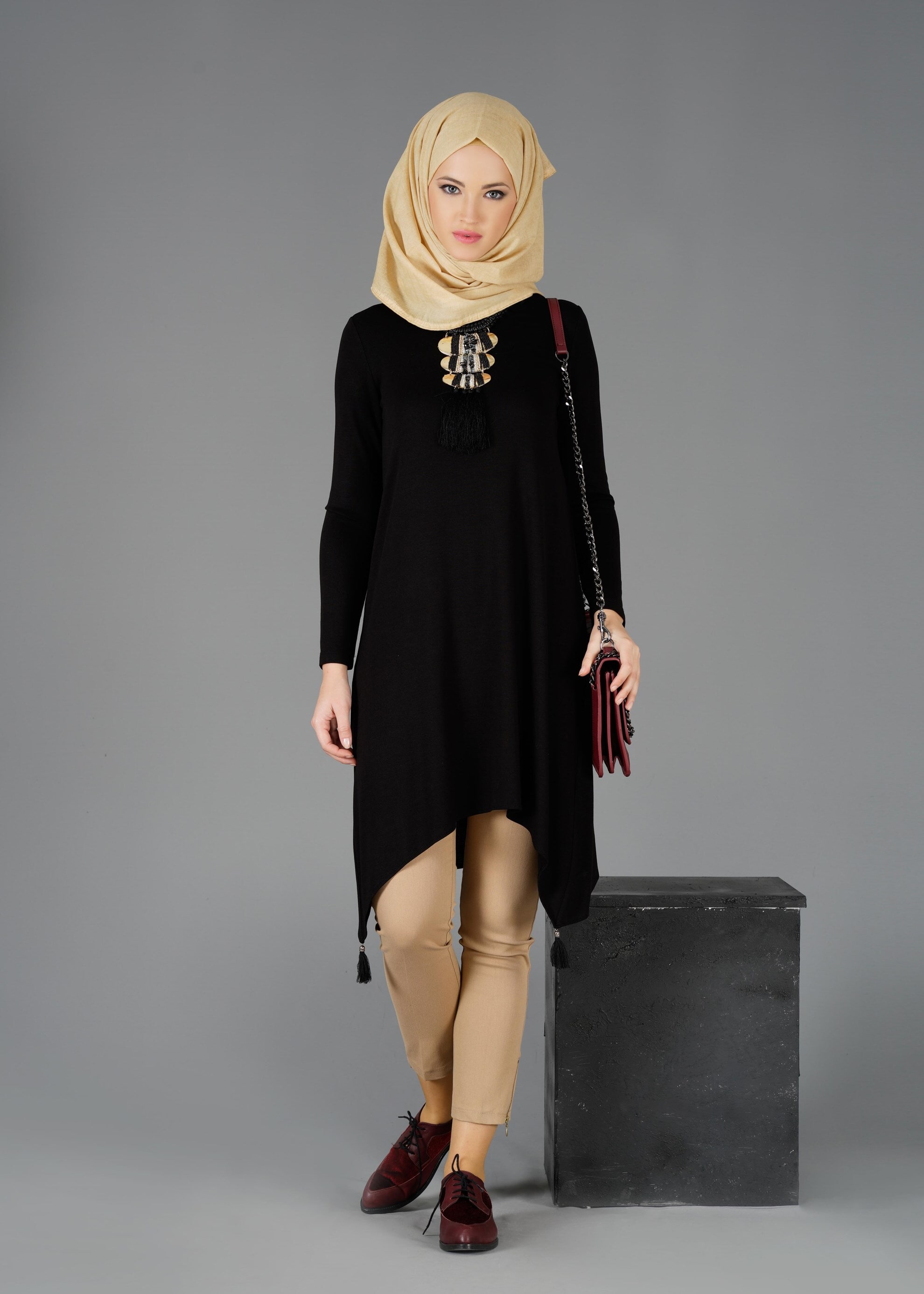 Tesettür giyim SİYAH 4712 TUNİK
